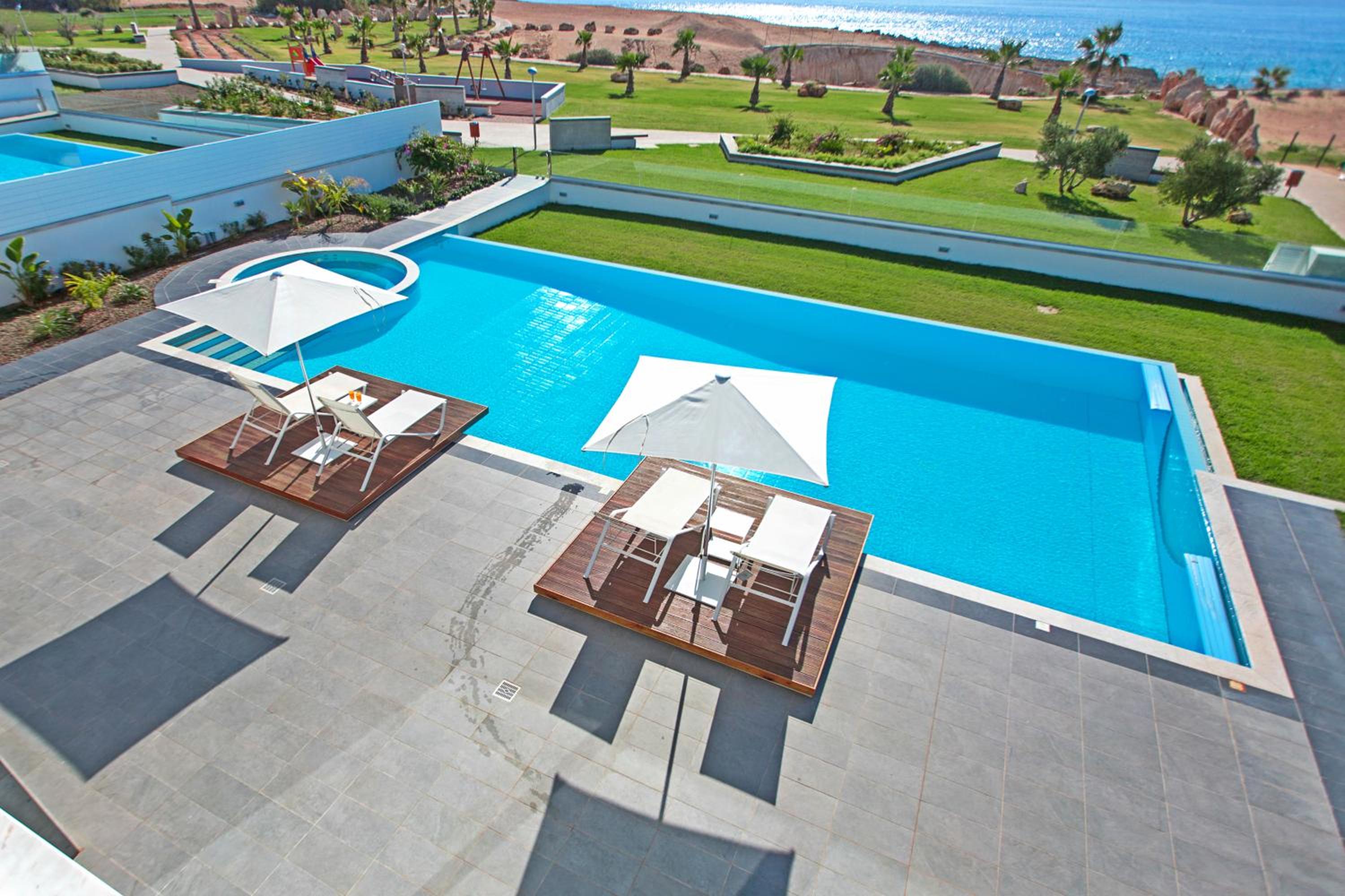Hotel Vivo Mare Beachfront-Seaview Villas - Image 1