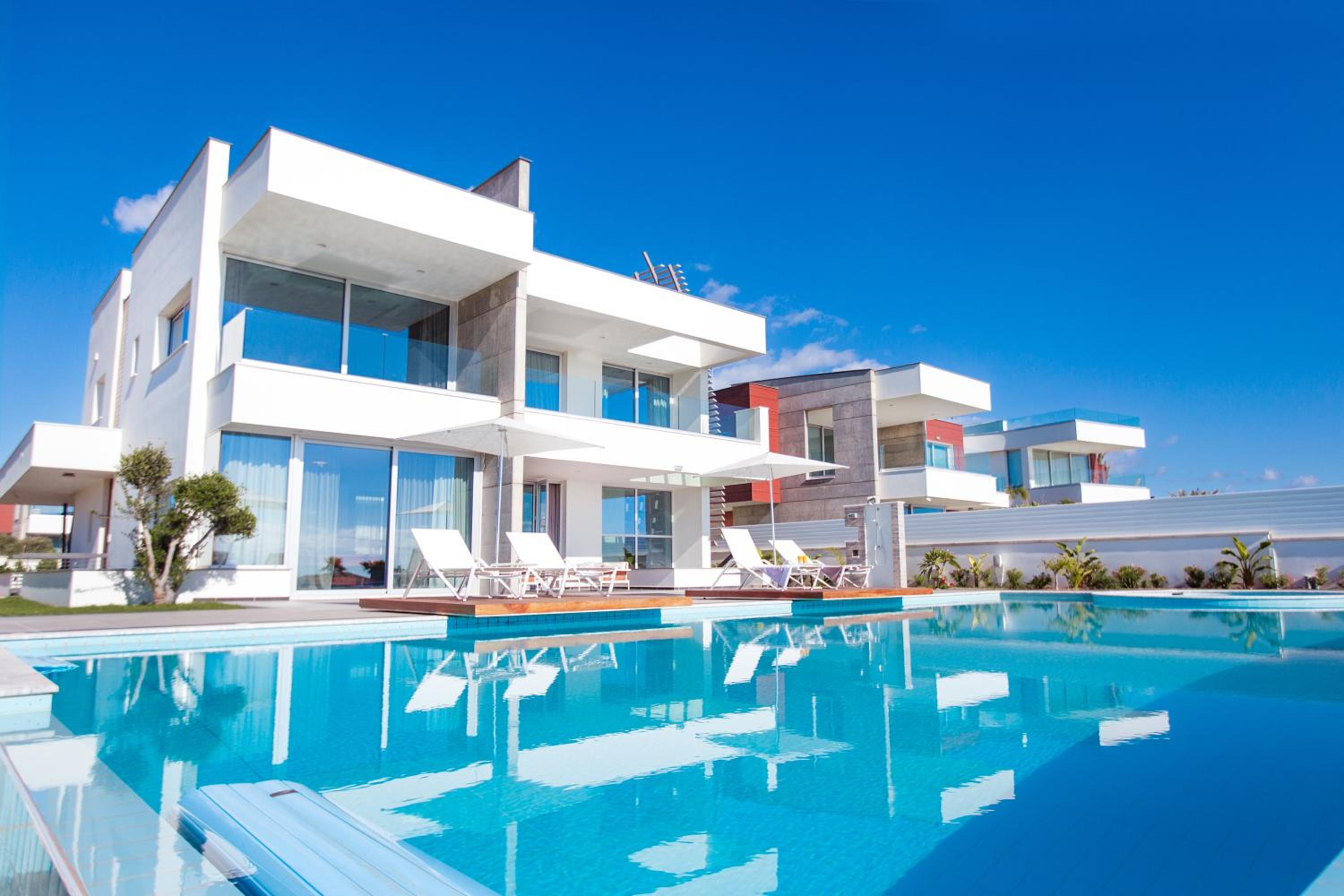 Beachfront Luxury Villa Glory