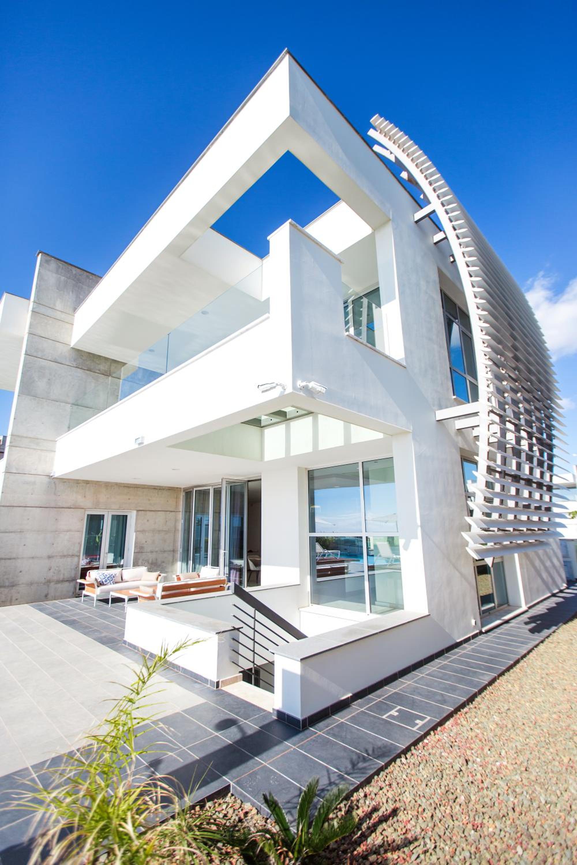 Beachfront Luxury Villa Glory