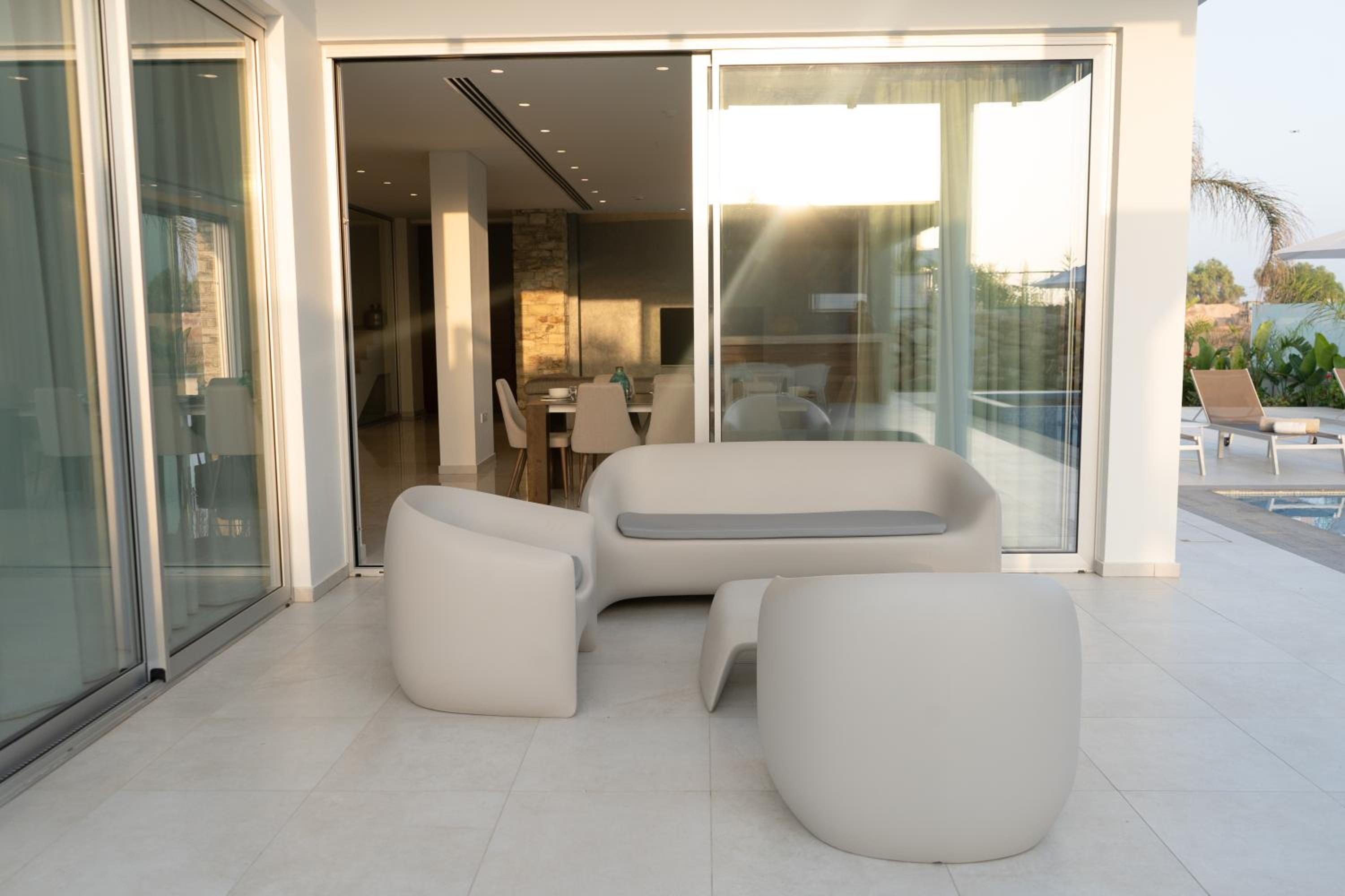 Beachfront Luxury Villa Glory