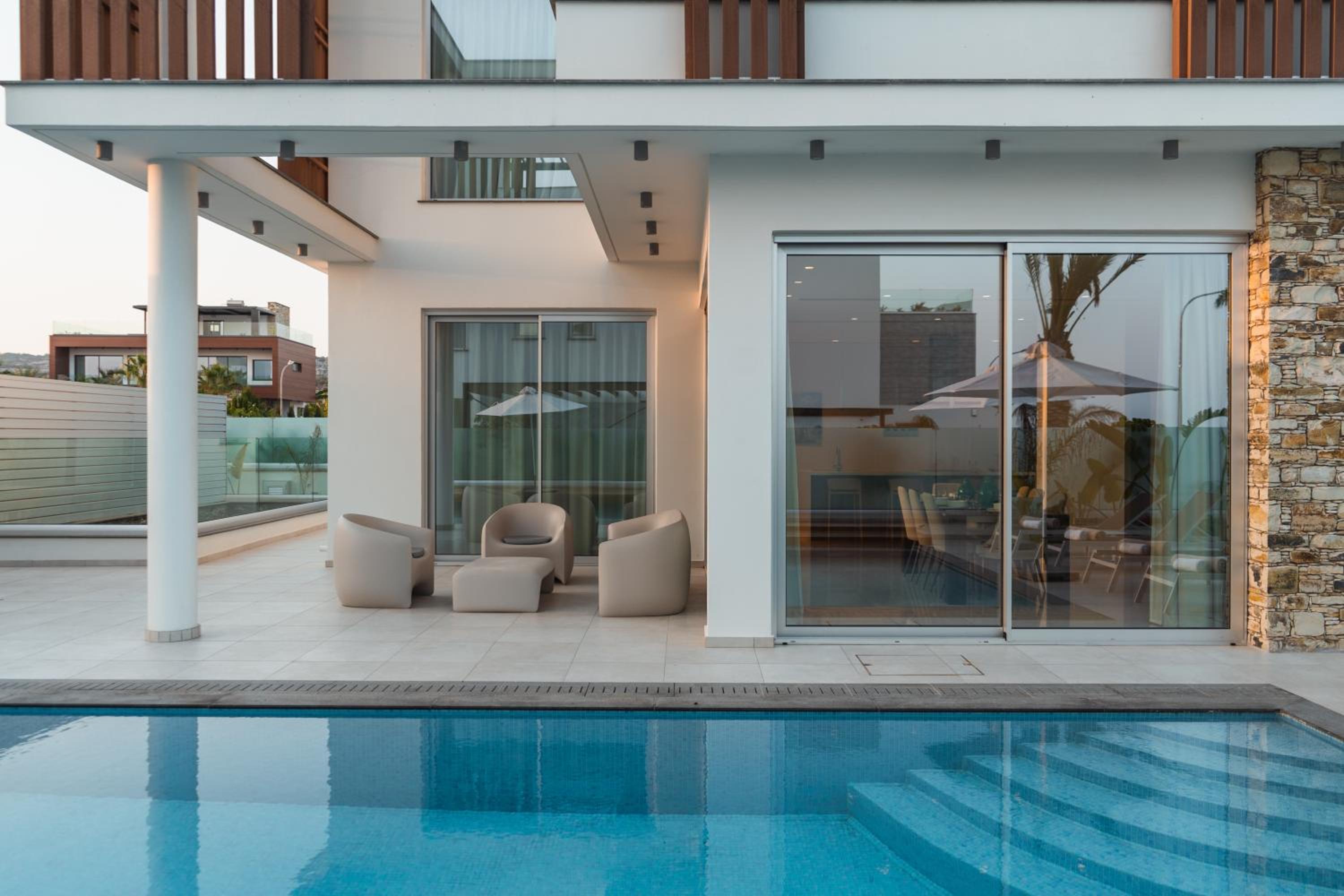 Beachfront Luxury Villa Glory