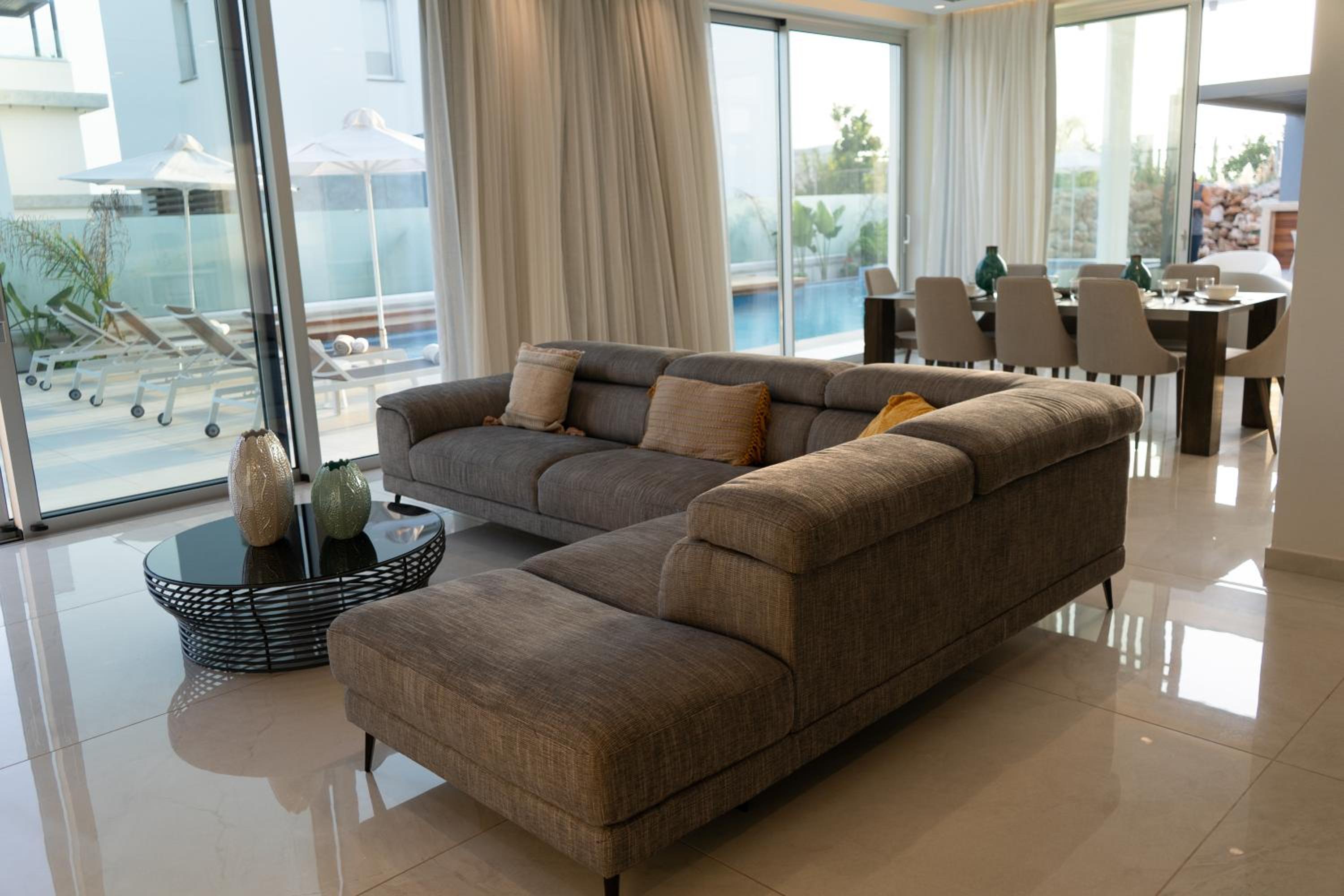 Beachfront Luxury Villa Glory