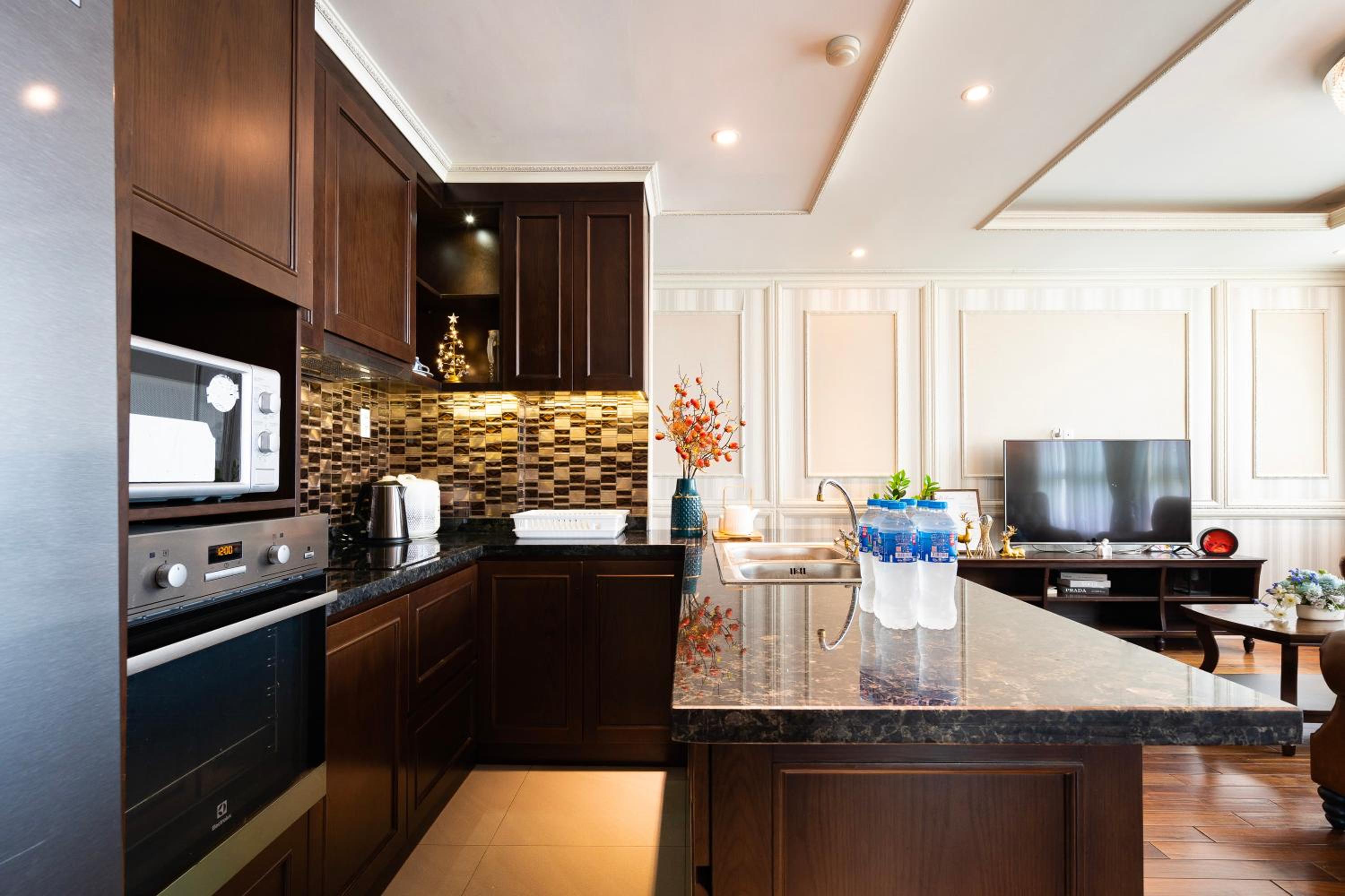 Leman Luxury 3 BR Apartment by Chloe