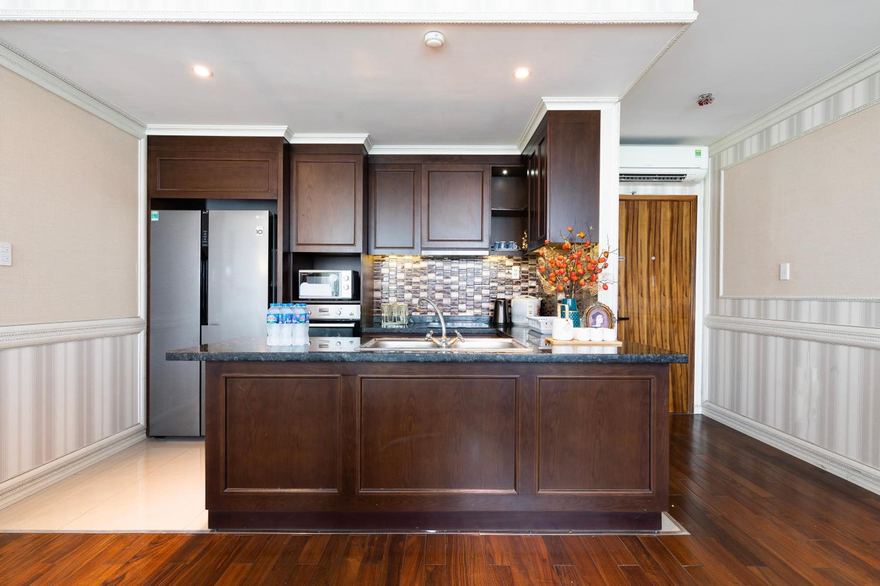 Leman Luxury 3 BR Apartment by Chloe