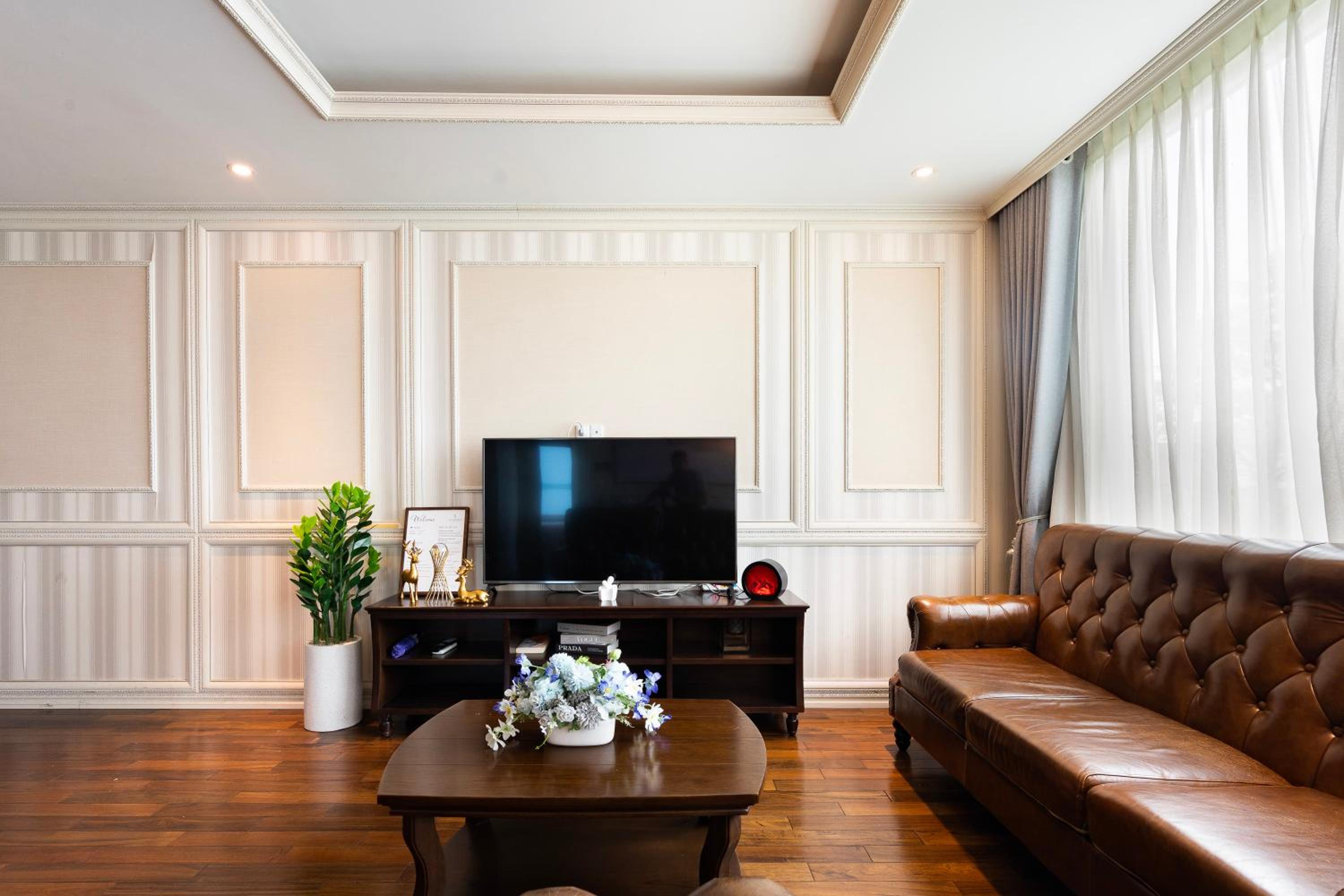 Leman Luxury 3 BR Apartment by Chloe