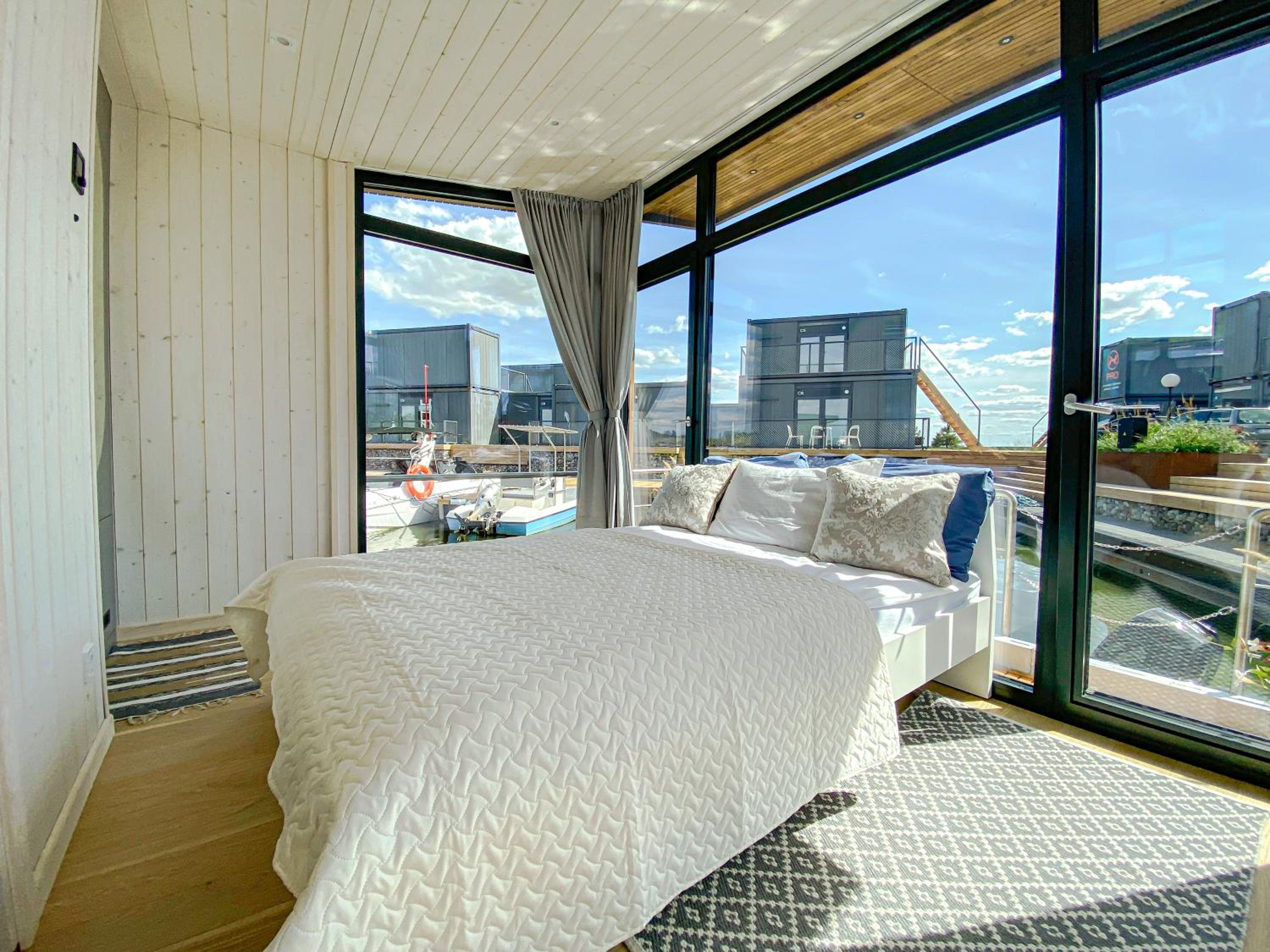 Twin Boat view 5