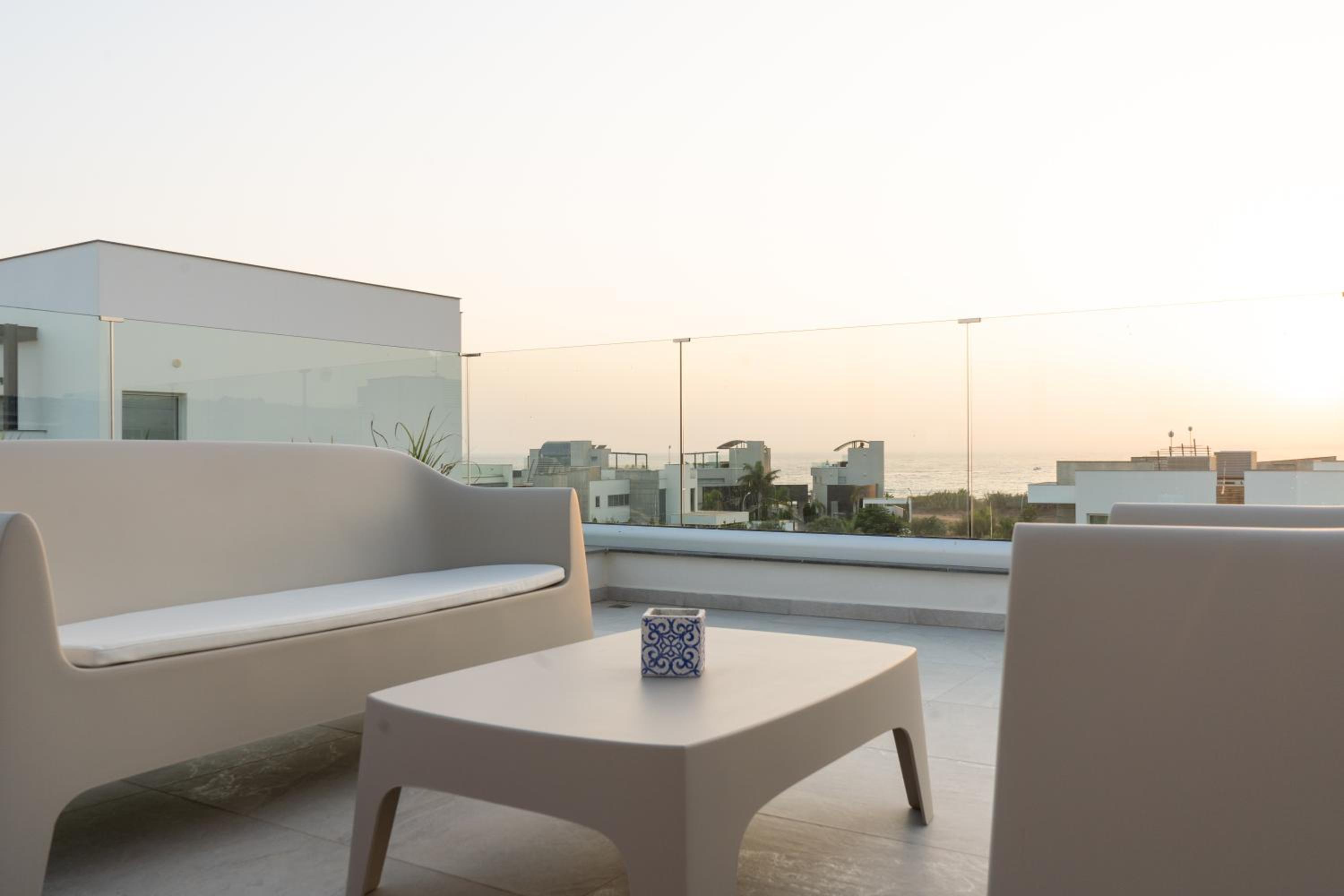 Beachfront Luxury Villa Glory