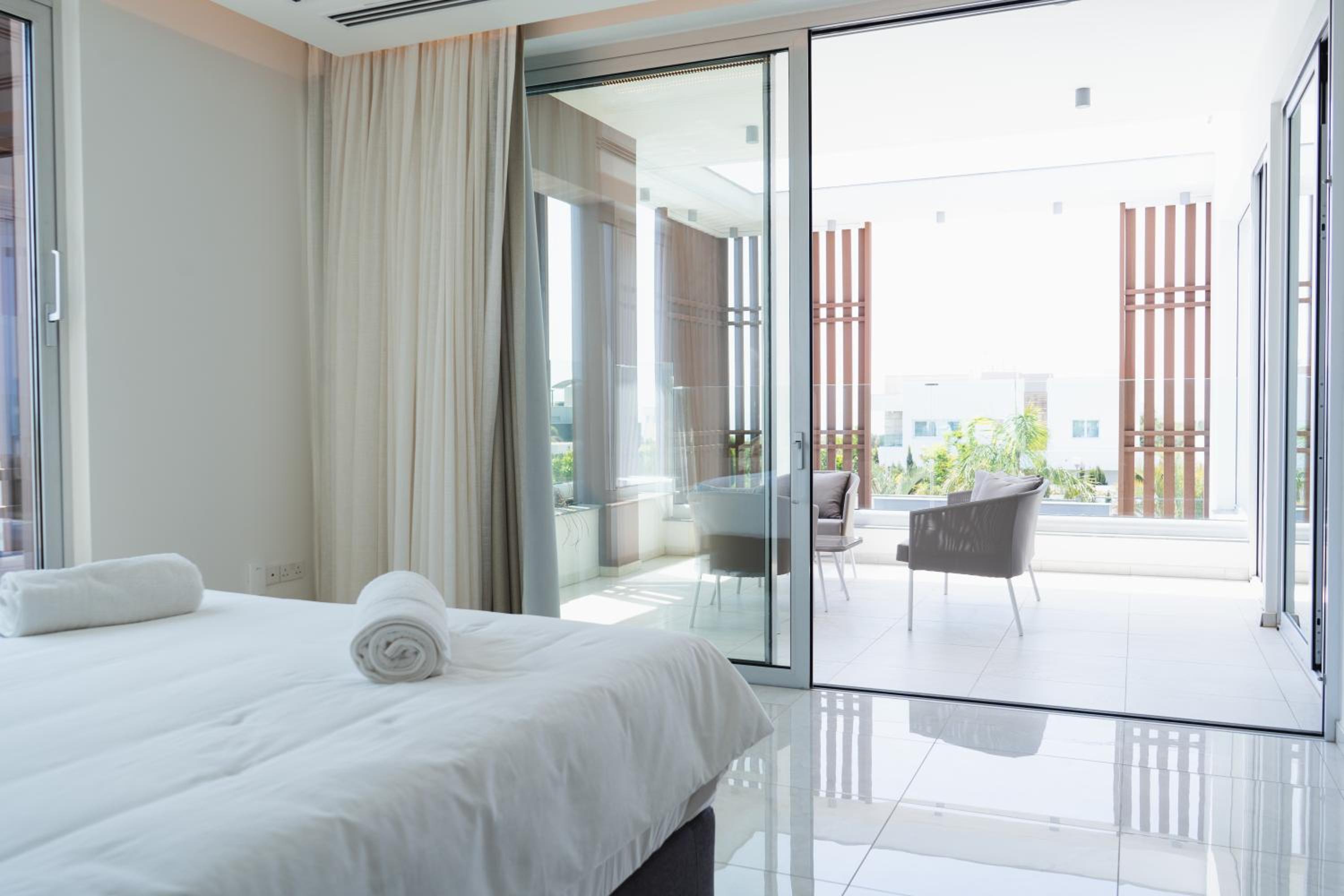 Beachfront Luxury Villa Glory