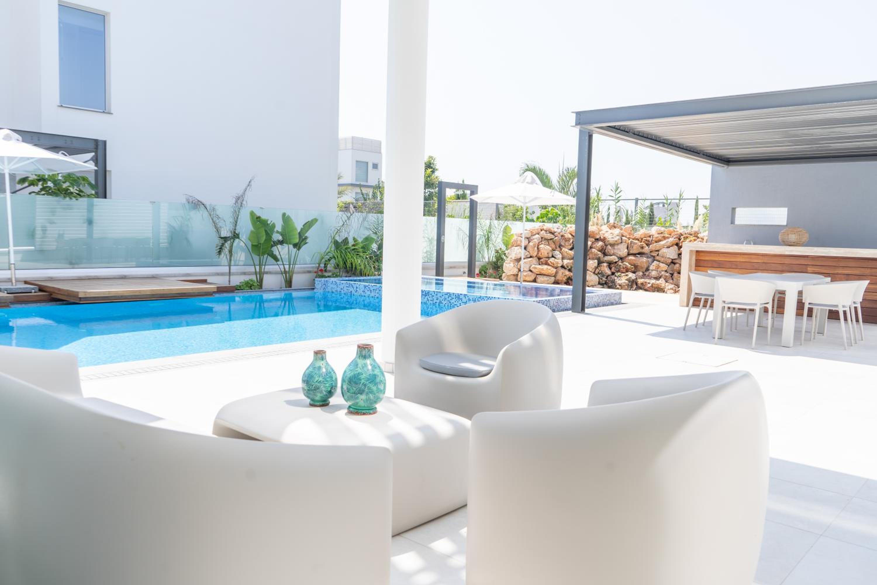 Beachfront Luxury Villa Glory