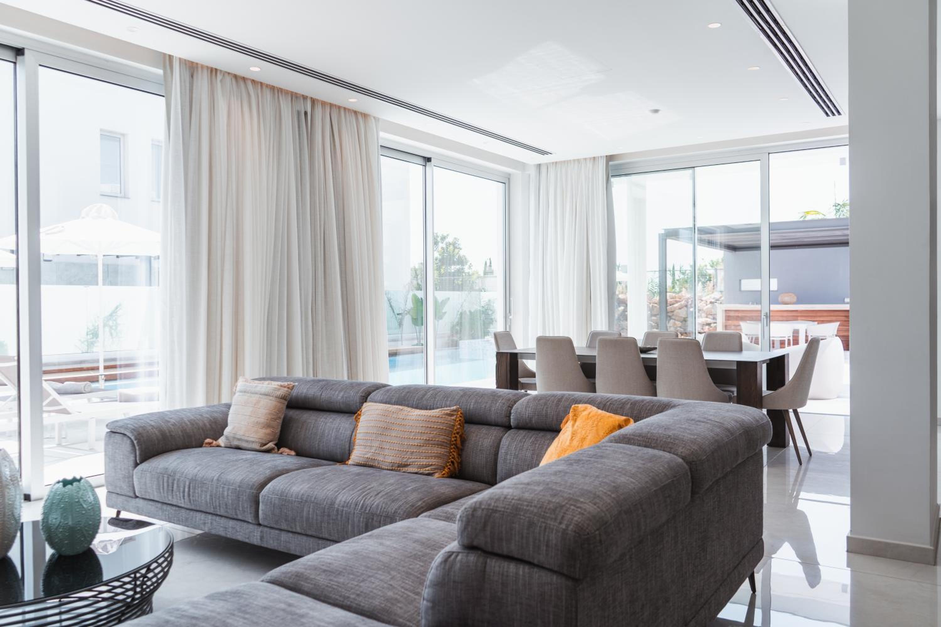 Beachfront Luxury Villa Glory