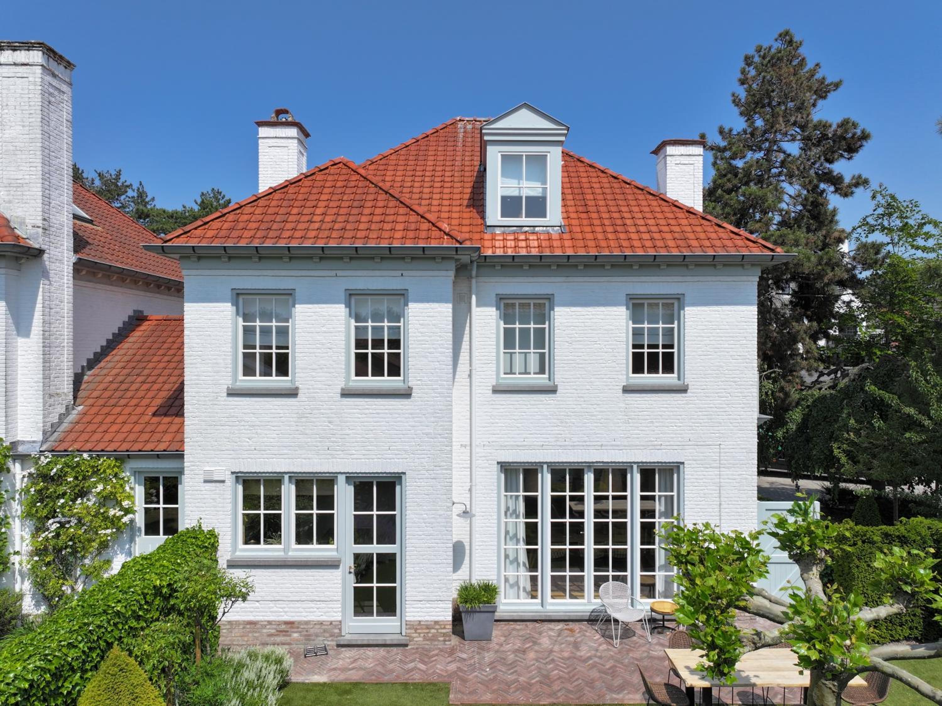 Spacious charming townhouse in old Knokke