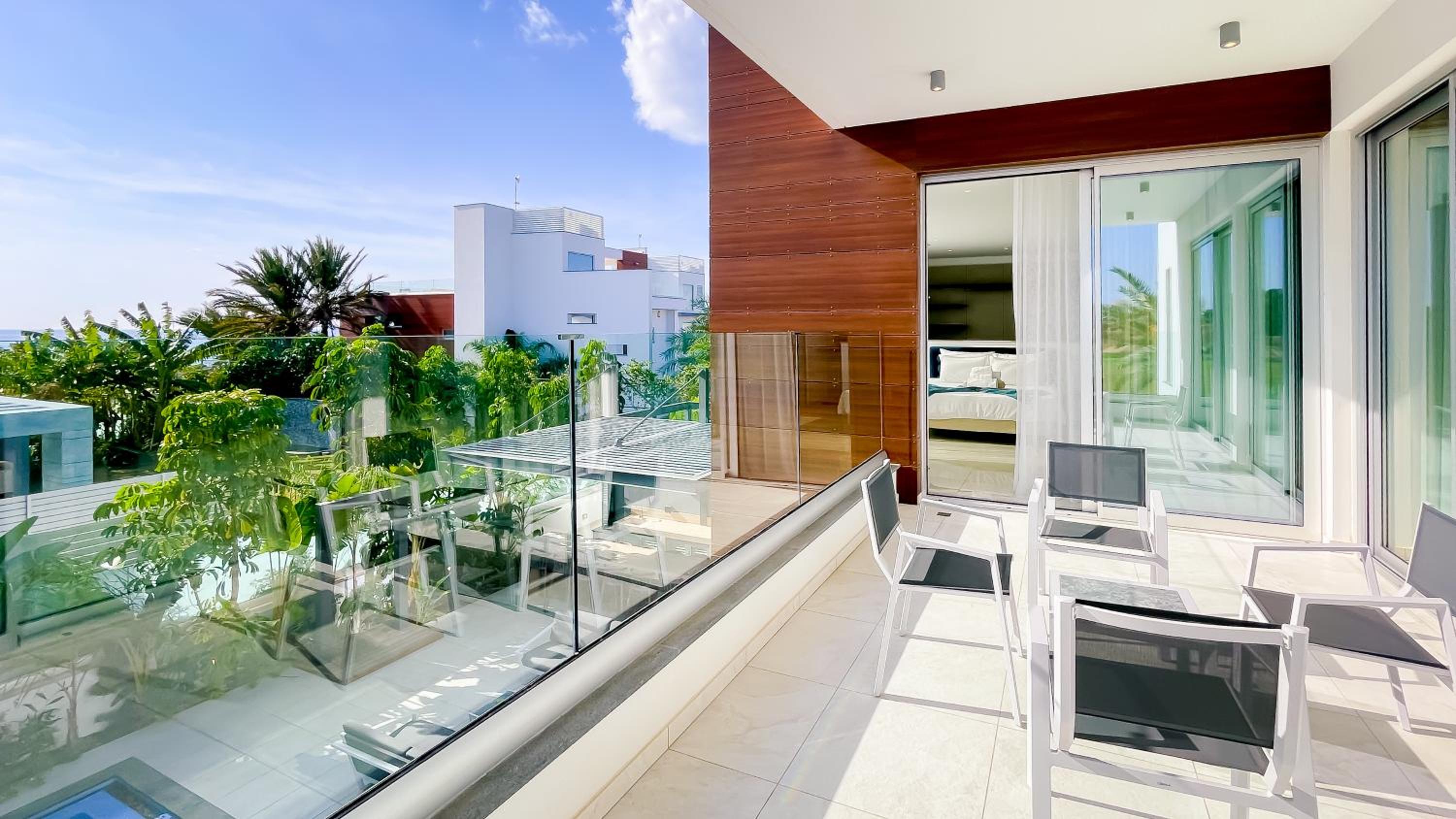 Beachfront Luxury Villa Glory