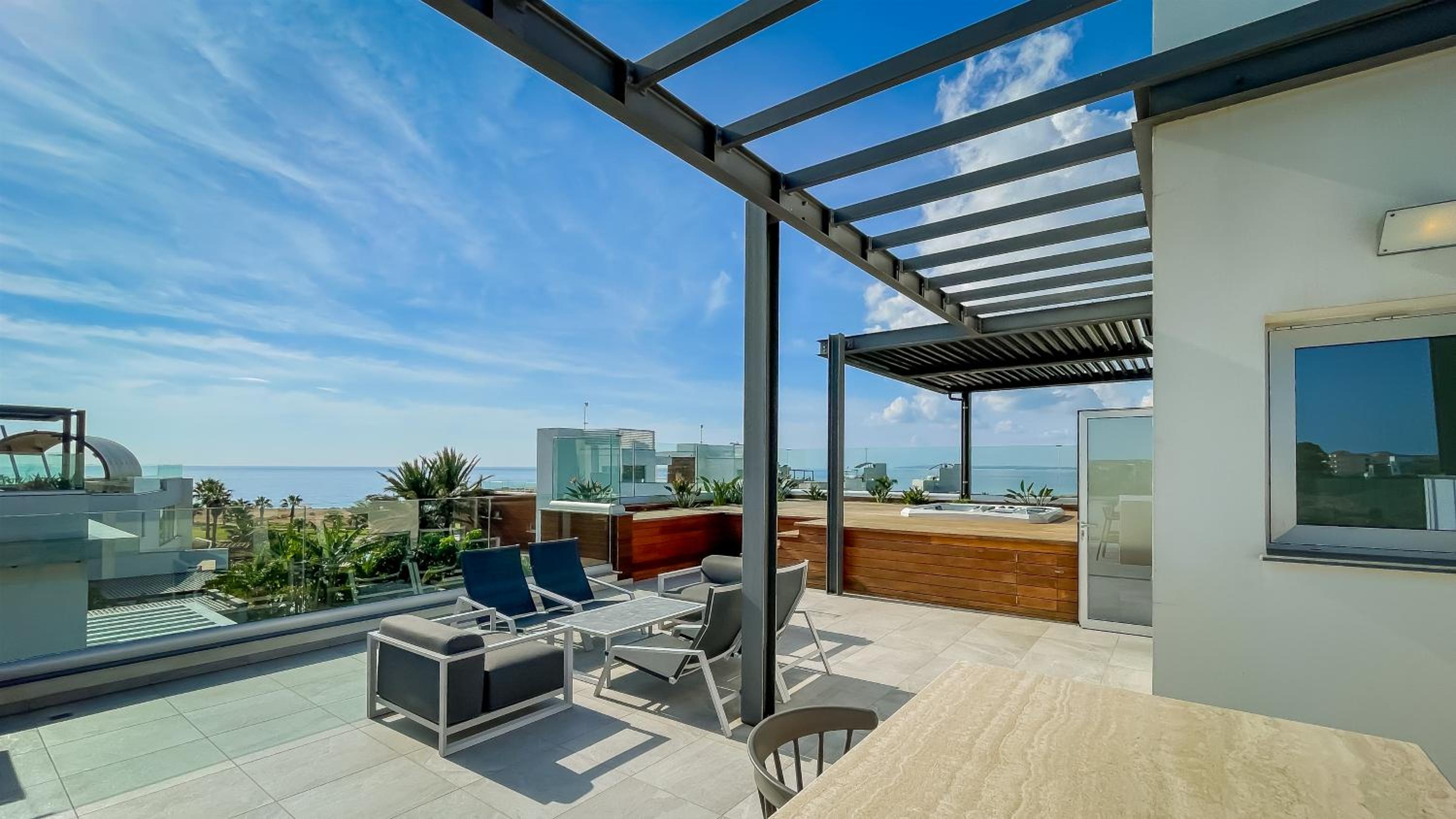Beachfront Luxury Villa Glory