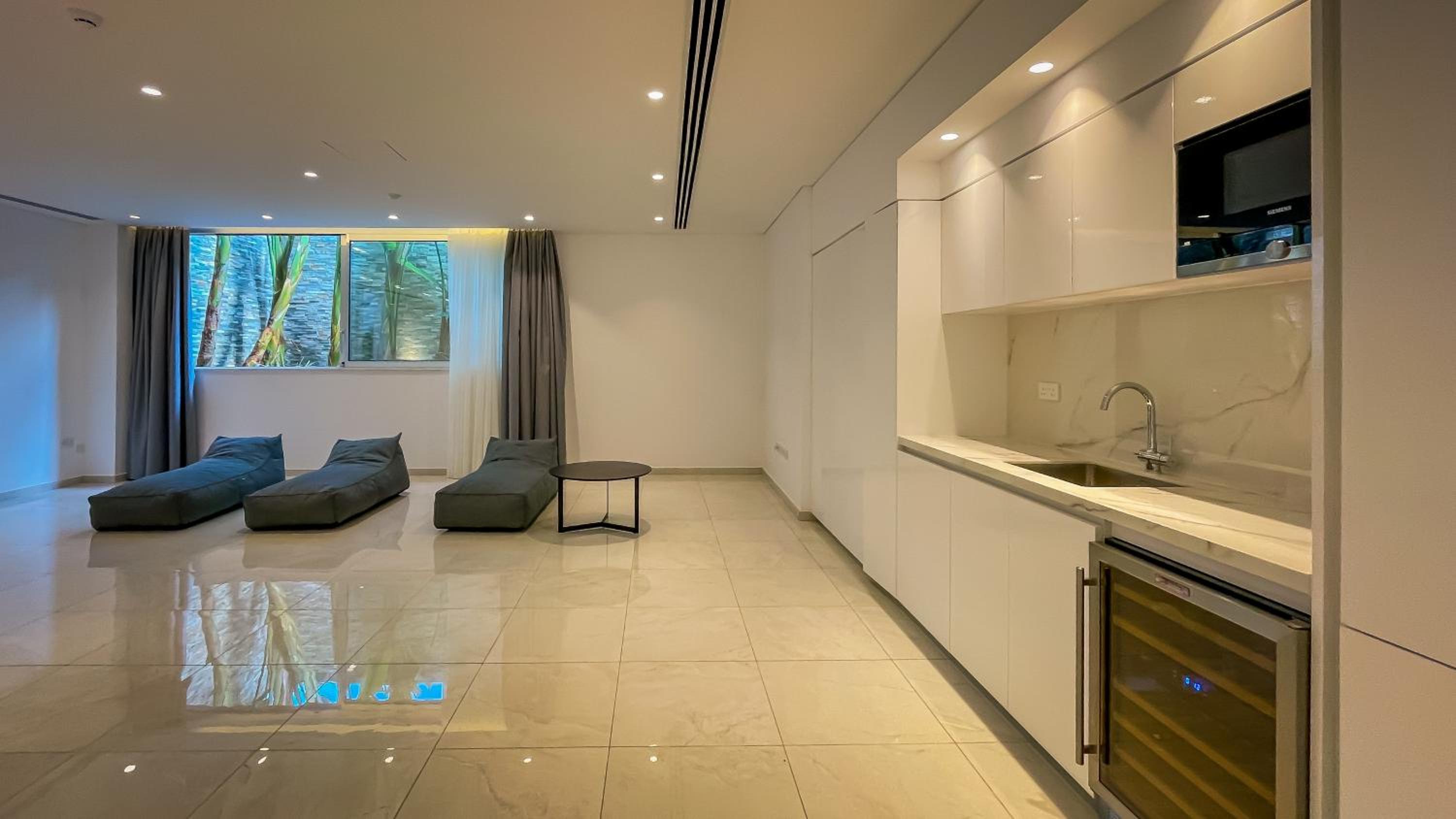 Beachfront Luxury Villa Glory