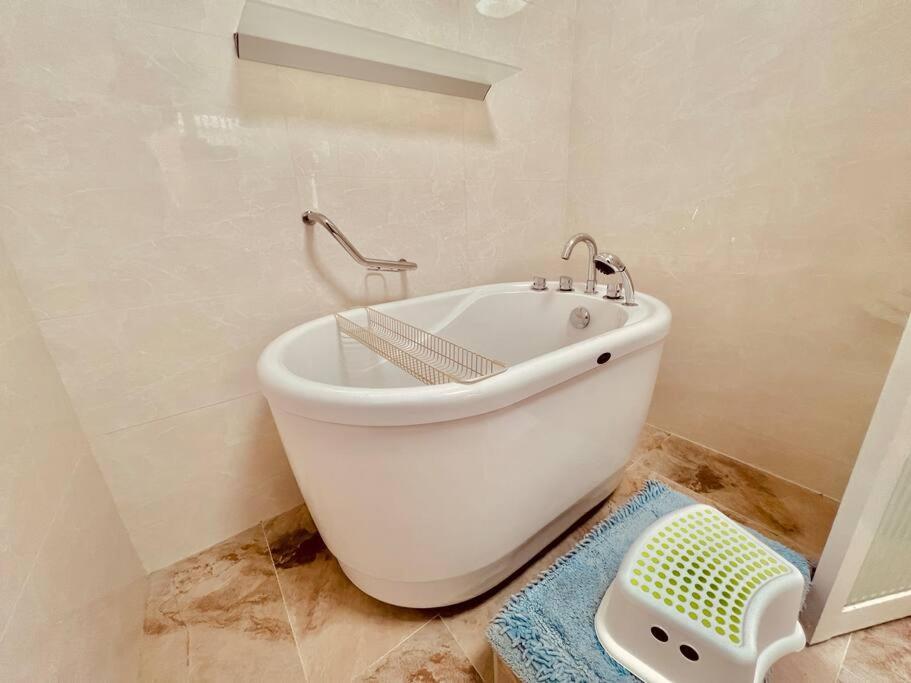 Penthouse Aloha Tower Near Danga Bay@ 8-10Pax