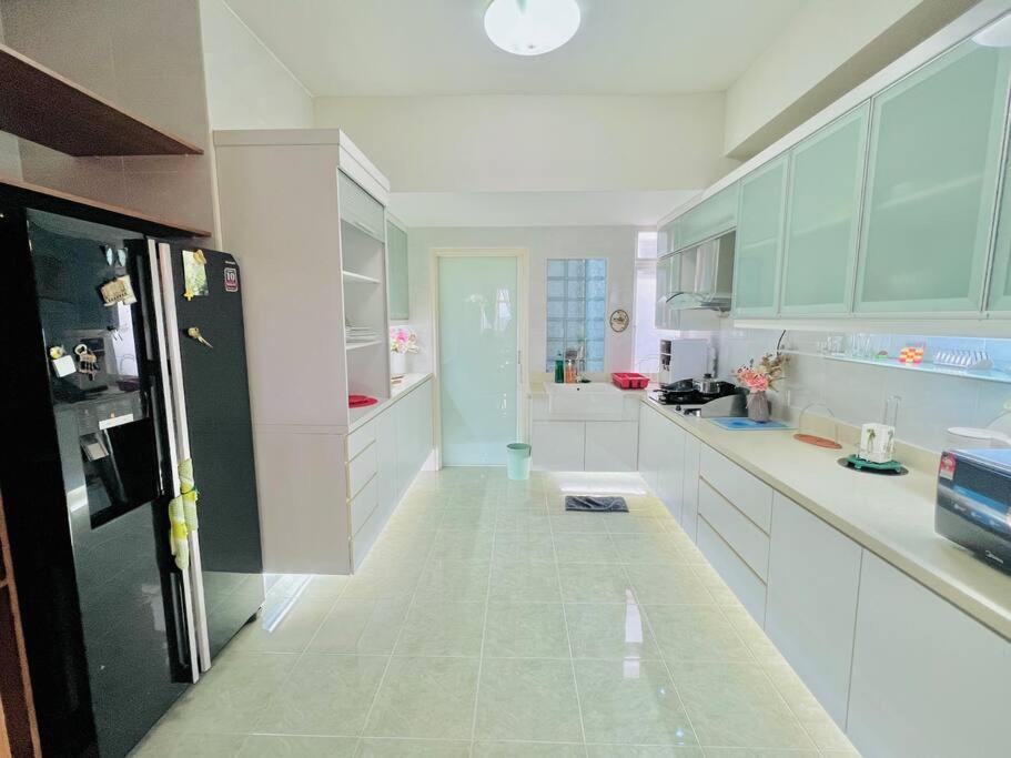 Penthouse Aloha Tower Near Danga Bay@ 8-10Pax
