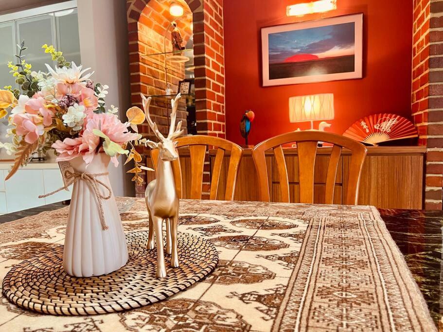 Penthouse Aloha Tower Near Danga Bay@ 8-10Pax