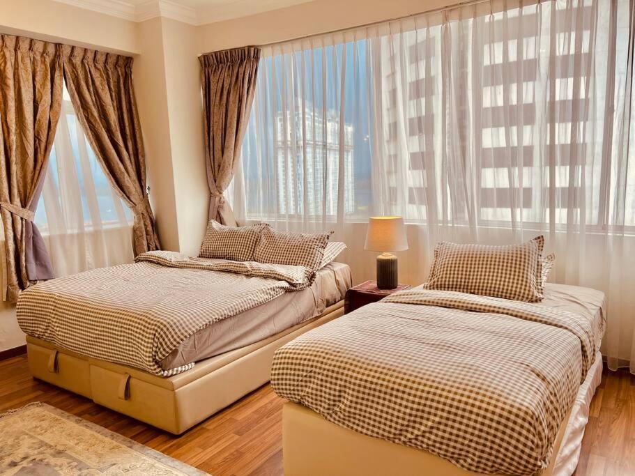 Penthouse Aloha Tower Near Danga Bay@ 8-10Pax