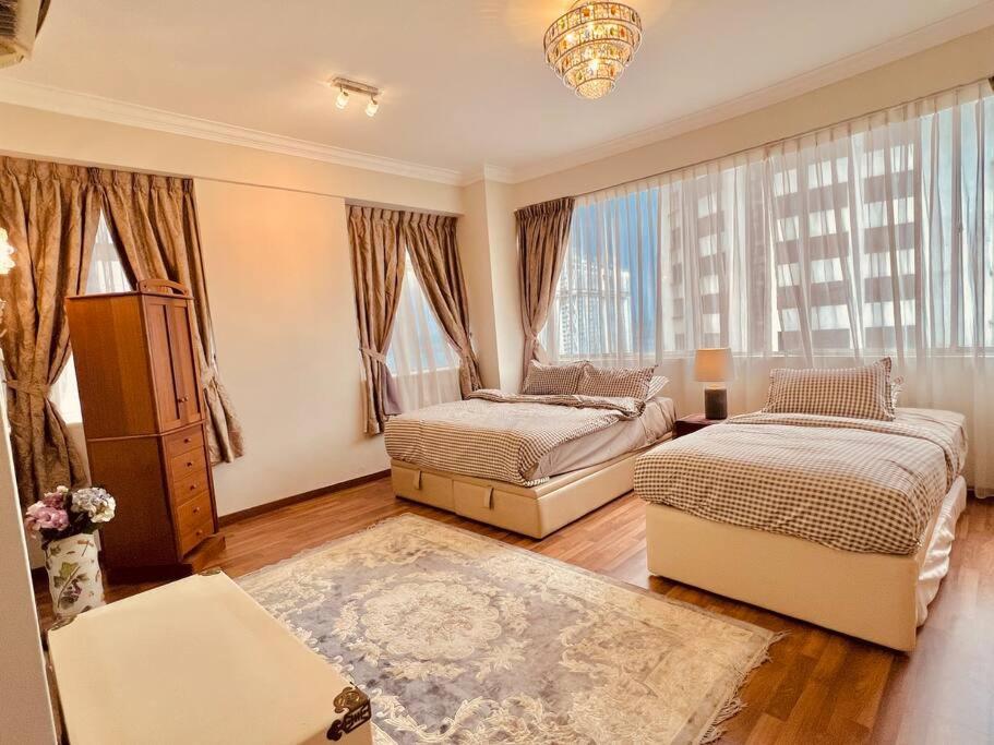 Penthouse Aloha Tower Near Danga Bay@ 8-10Pax