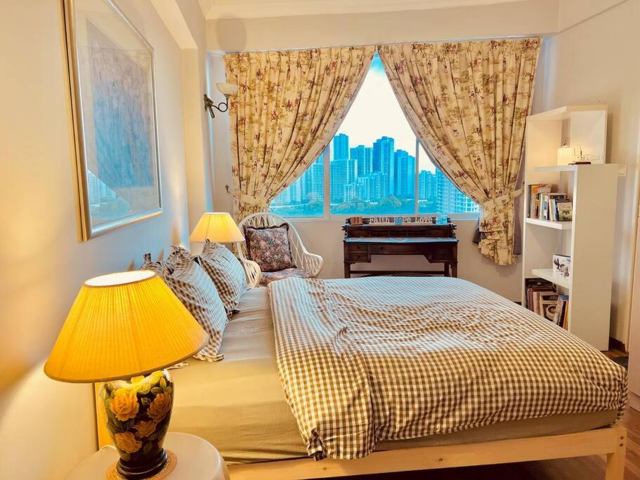 Penthouse Aloha Tower Near Danga Bay@ 8-10Pax