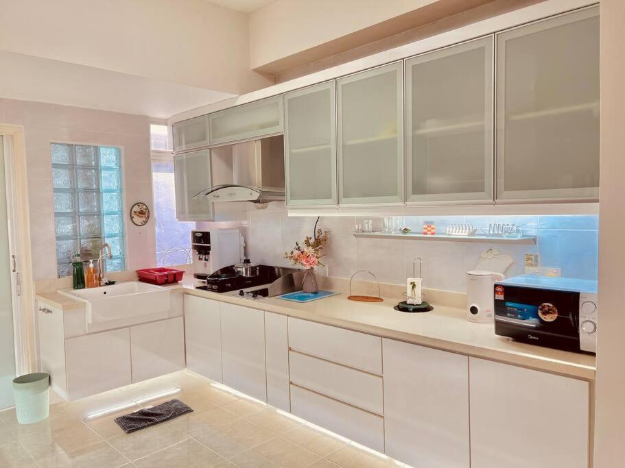 Penthouse Aloha Tower Near Danga Bay@ 8-10Pax