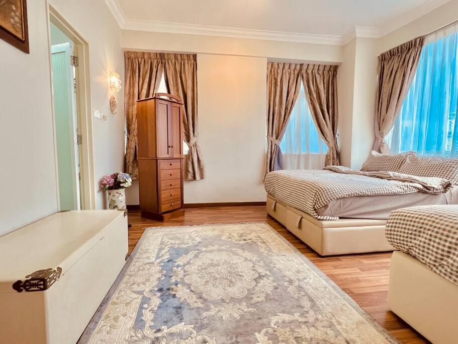 Penthouse Aloha Tower Near Danga Bay@ 8-10Pax