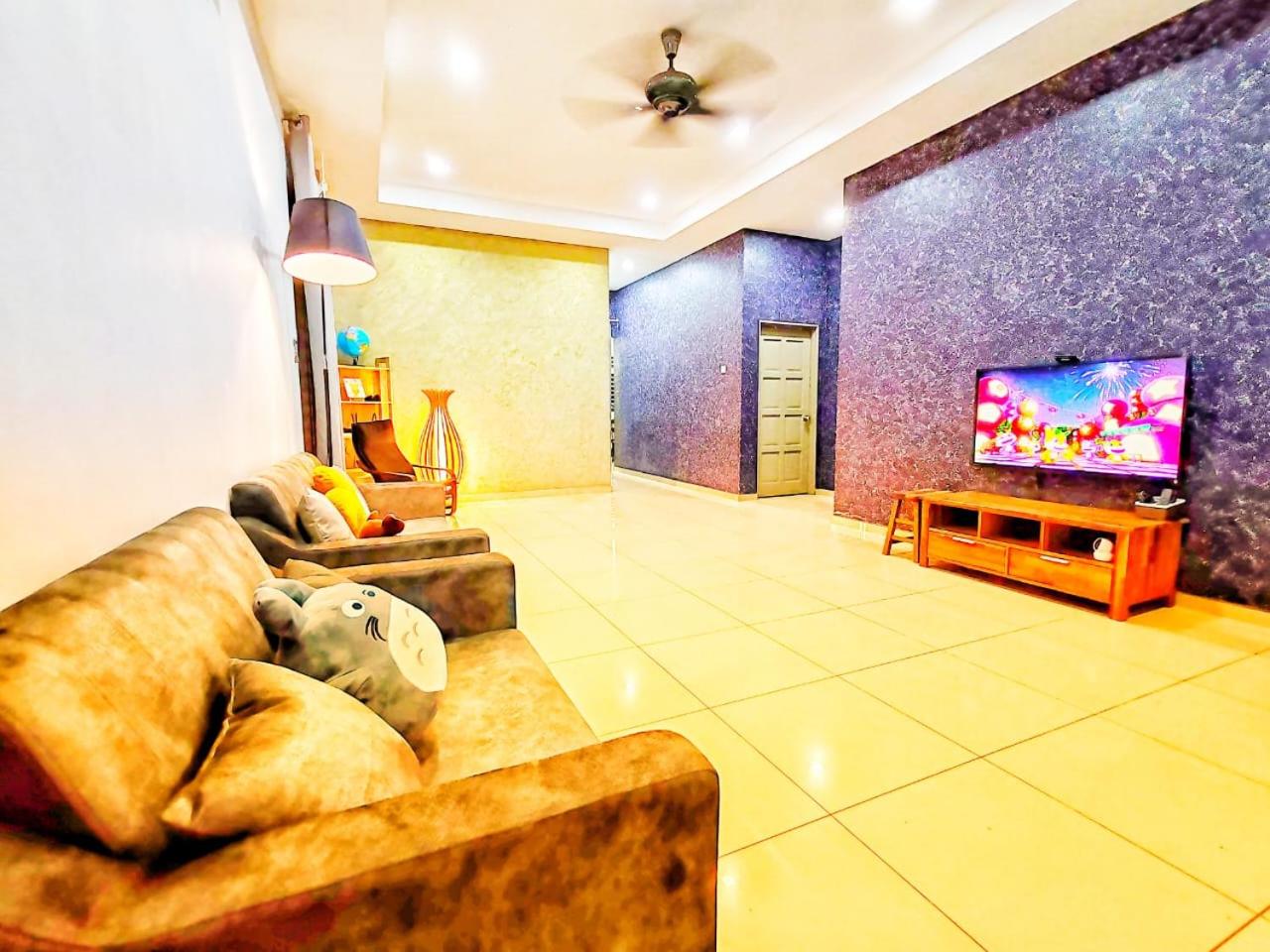 Awesome Ang Jenjarom Homestay