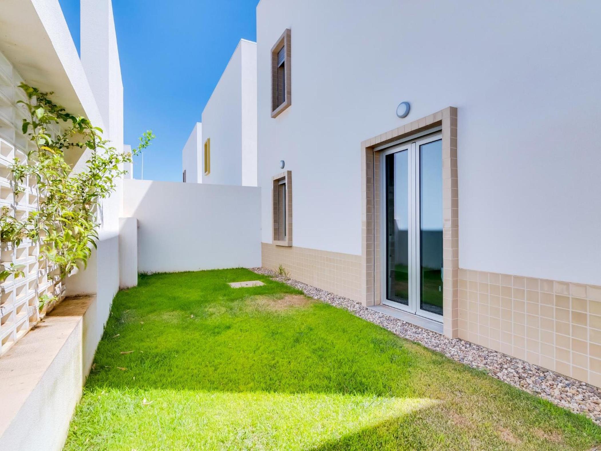 AL - Villa Uptown view 3