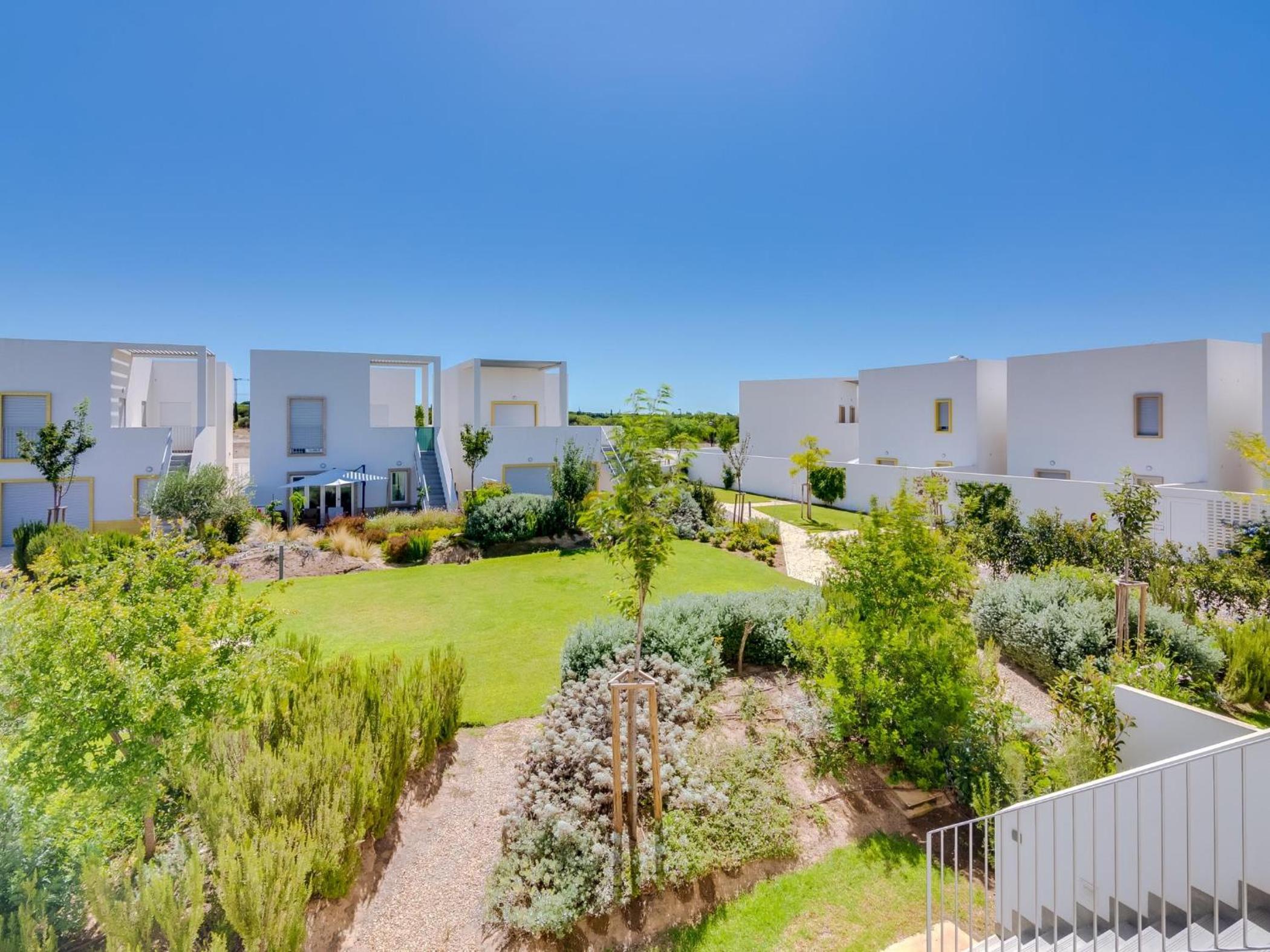 AL - Villa Uptown view 4