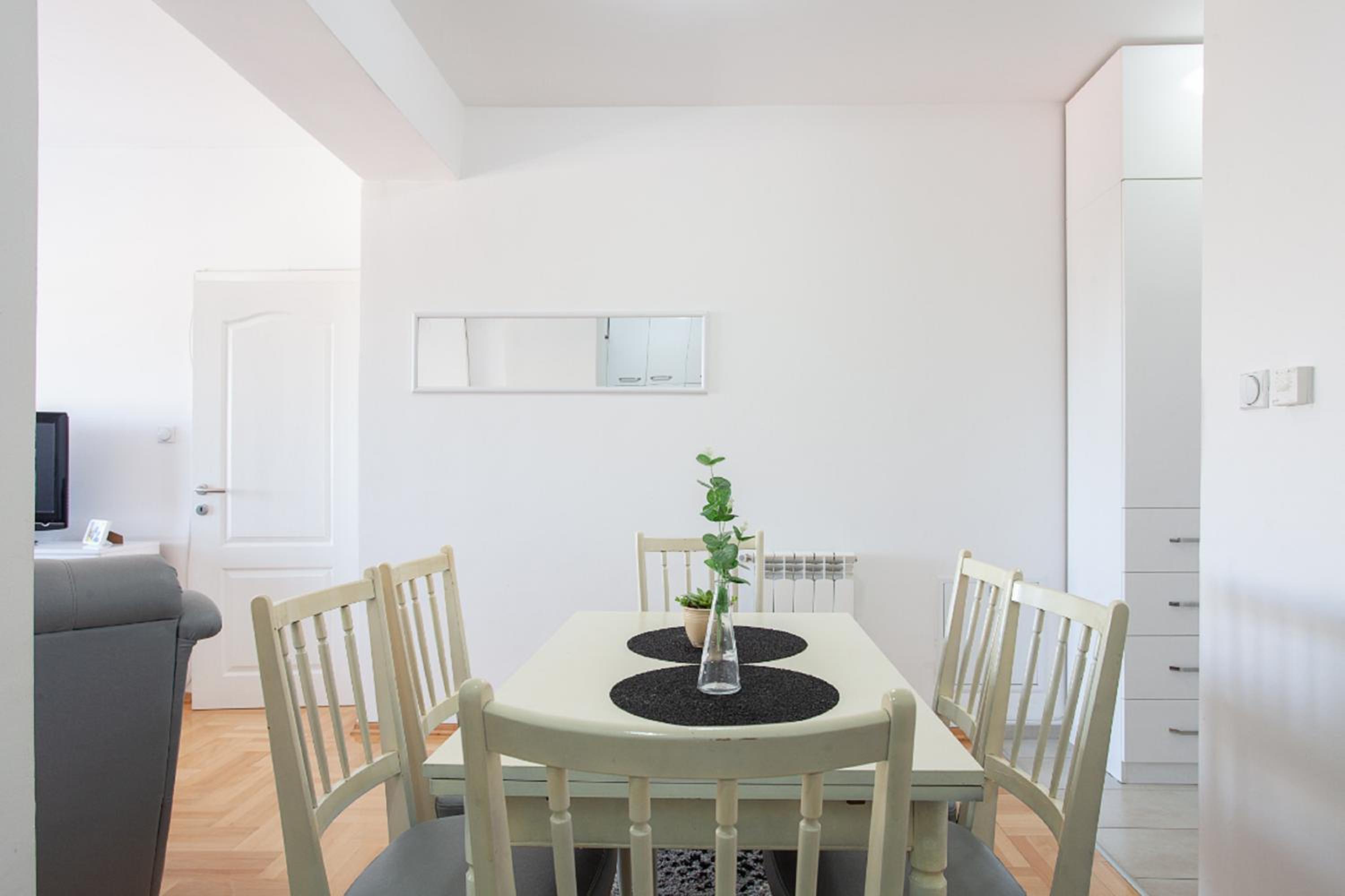Urban Hostel & Apartments