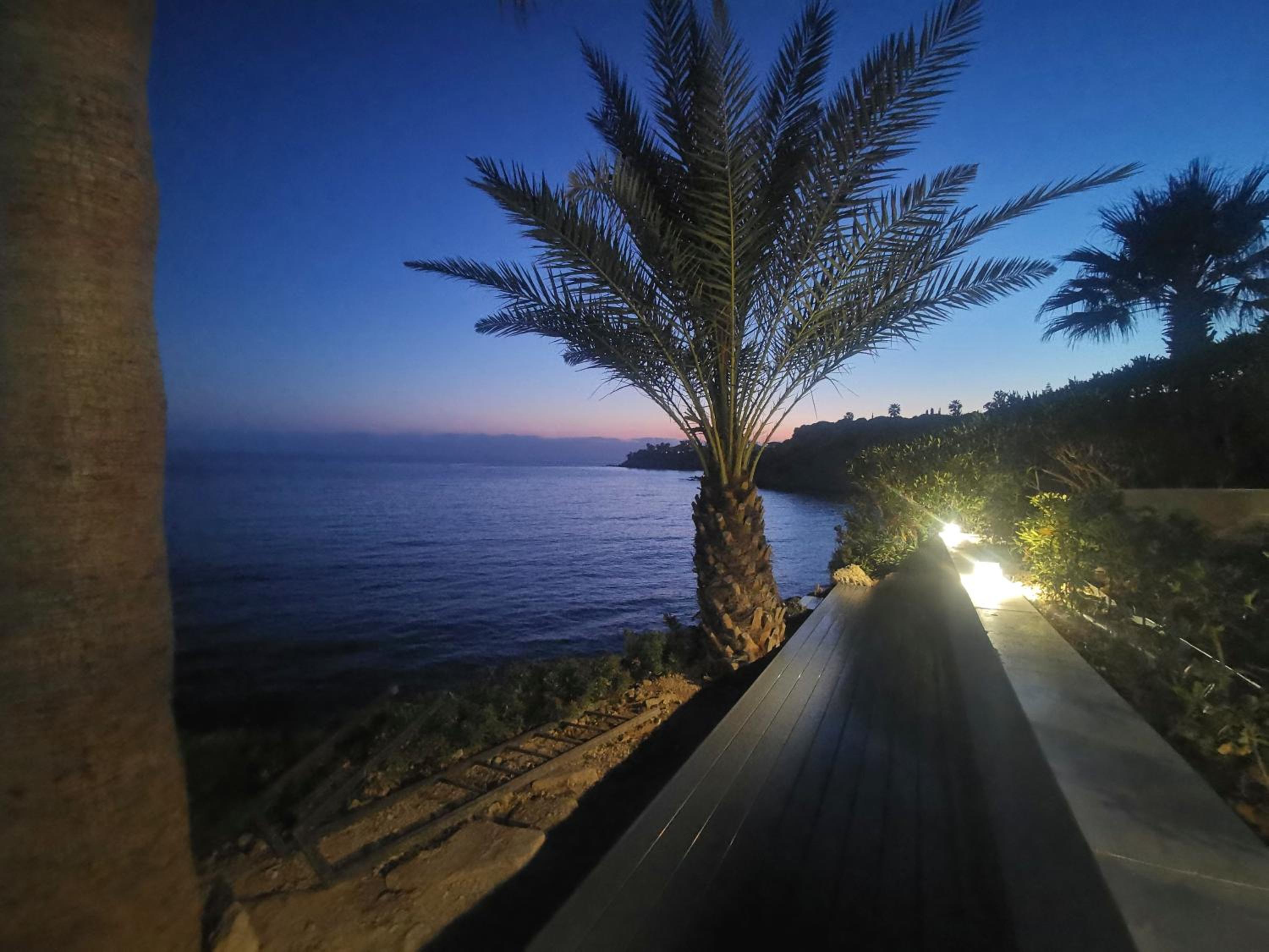 Villa Sunrise first line in Coral Bay