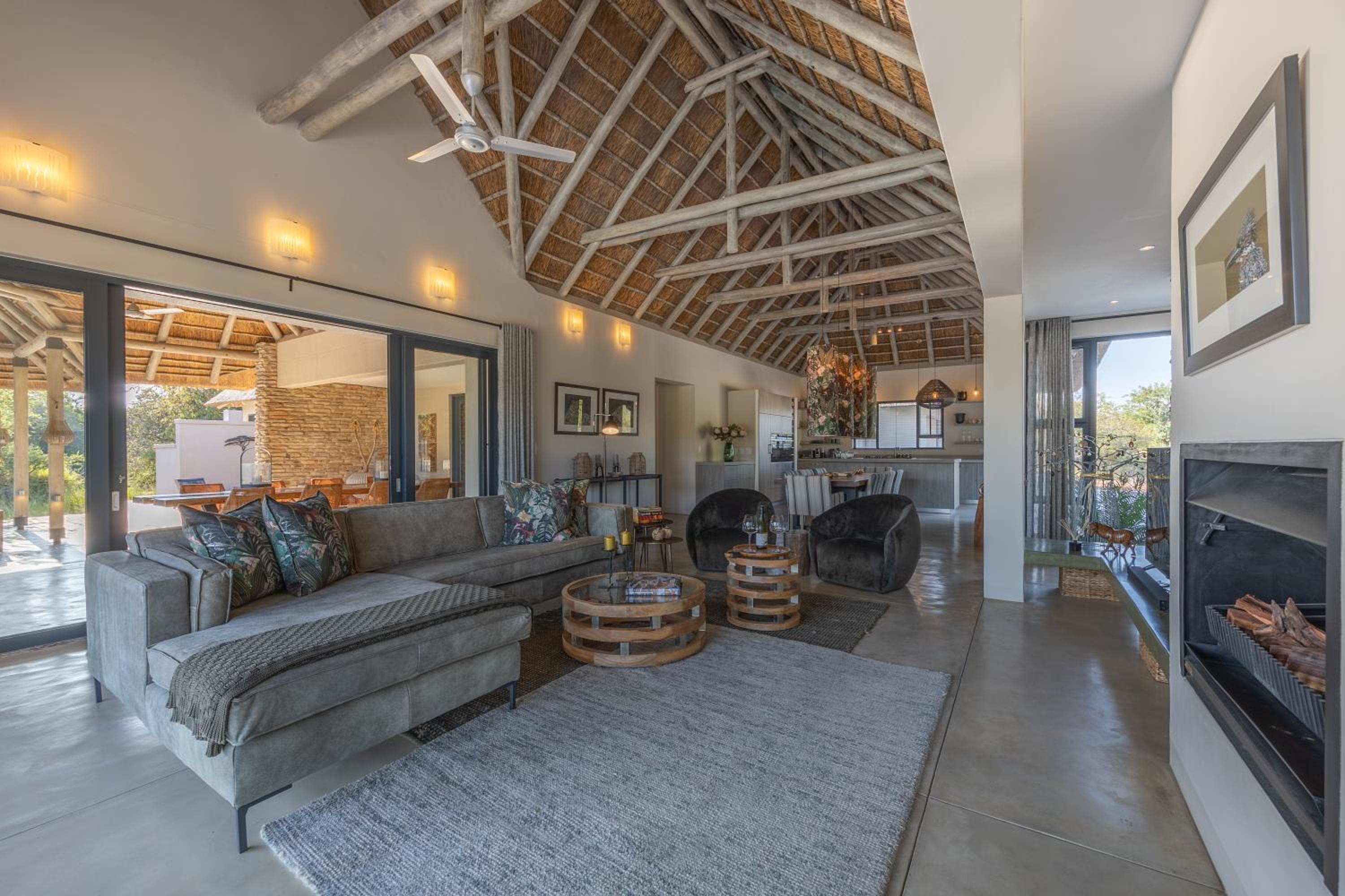 Villa Acacia view 3