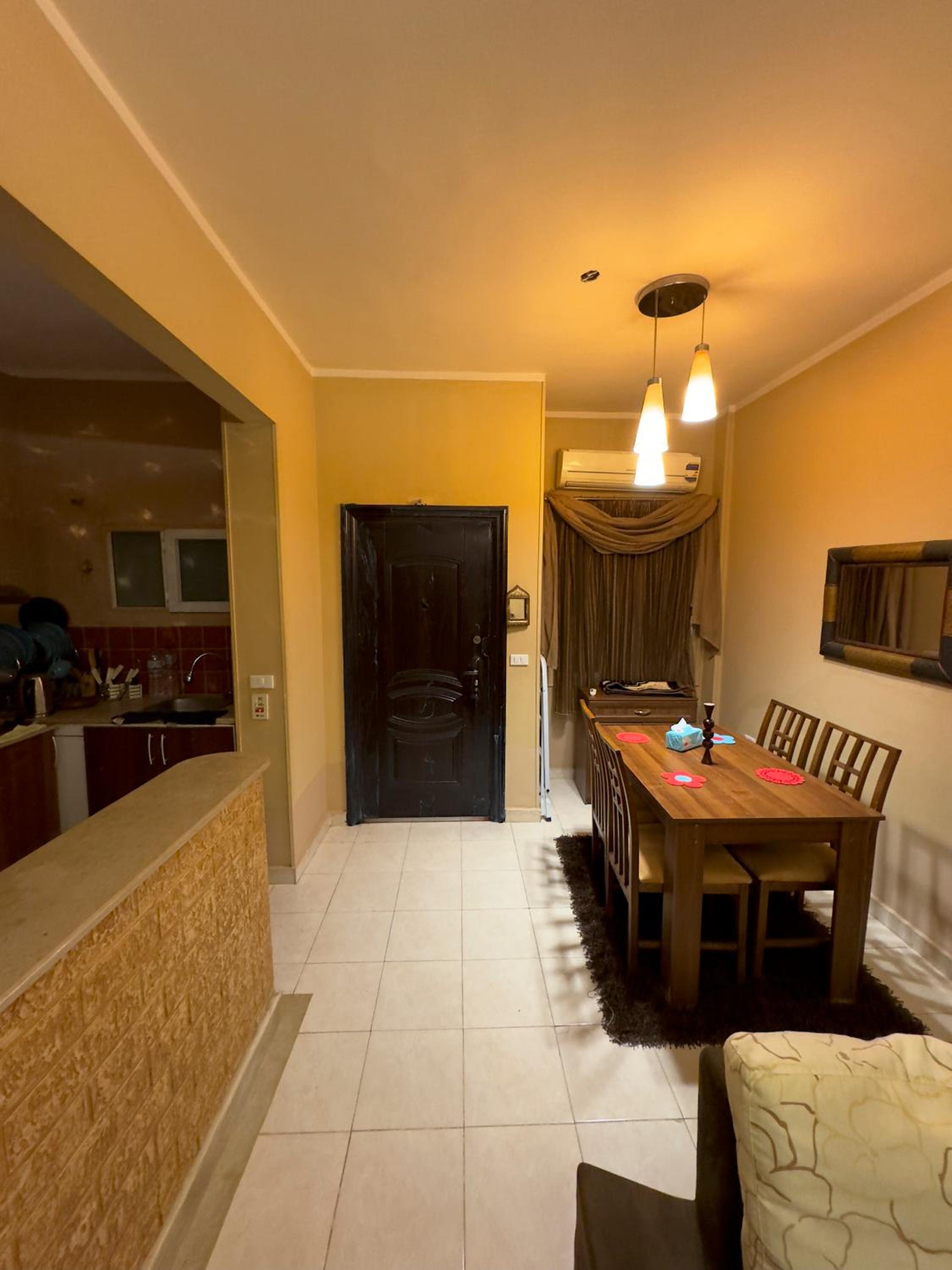 98. Homey 2BR Townhouse 2 Queen Beds Garden view 5