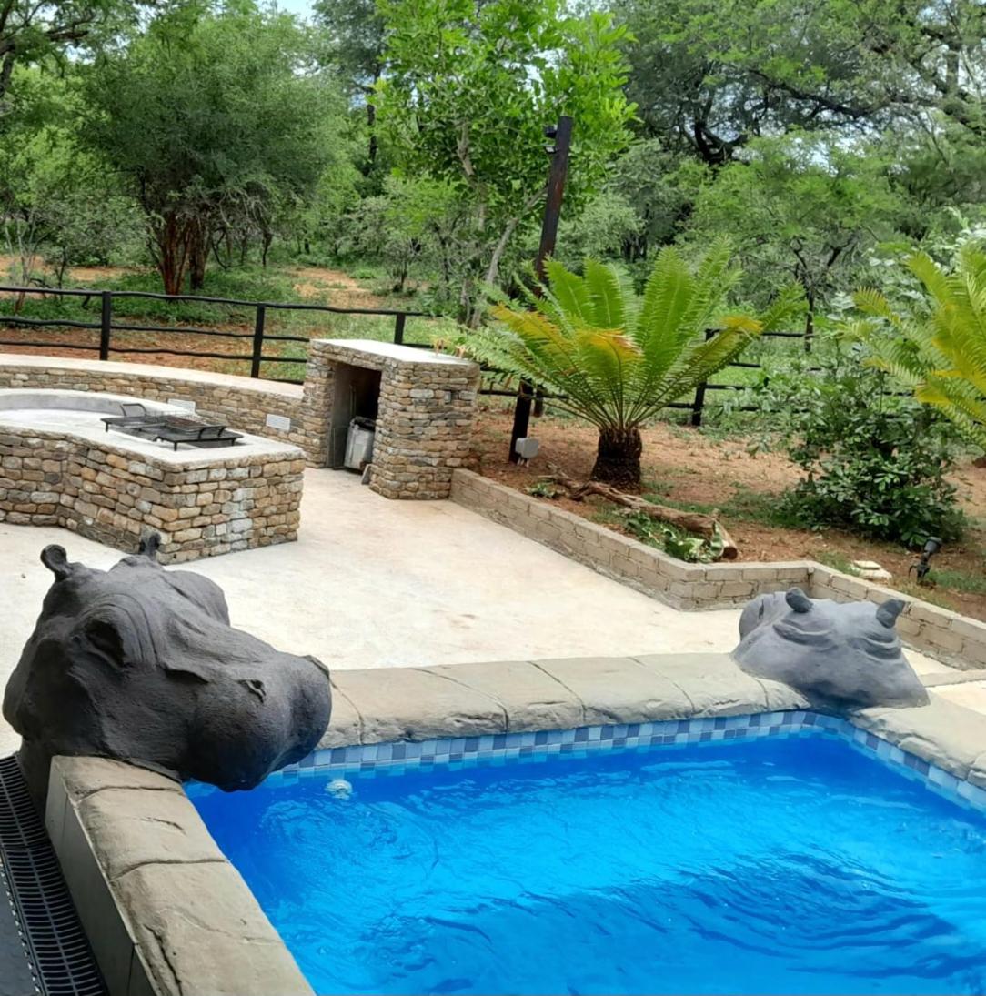 Eye of Kruger - Spacious holiday home with splash pool and boma view 2