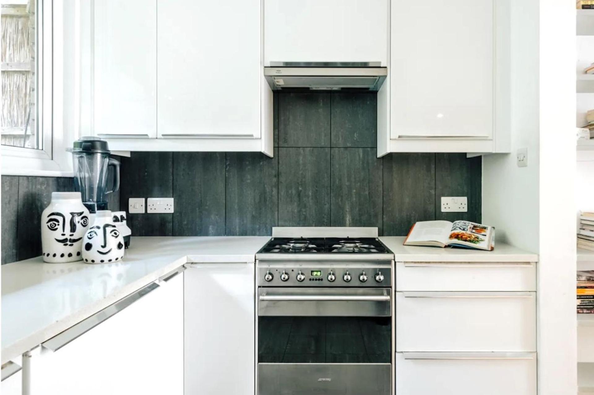 3 bdrm Notting Hill Mews house - 2 balconies