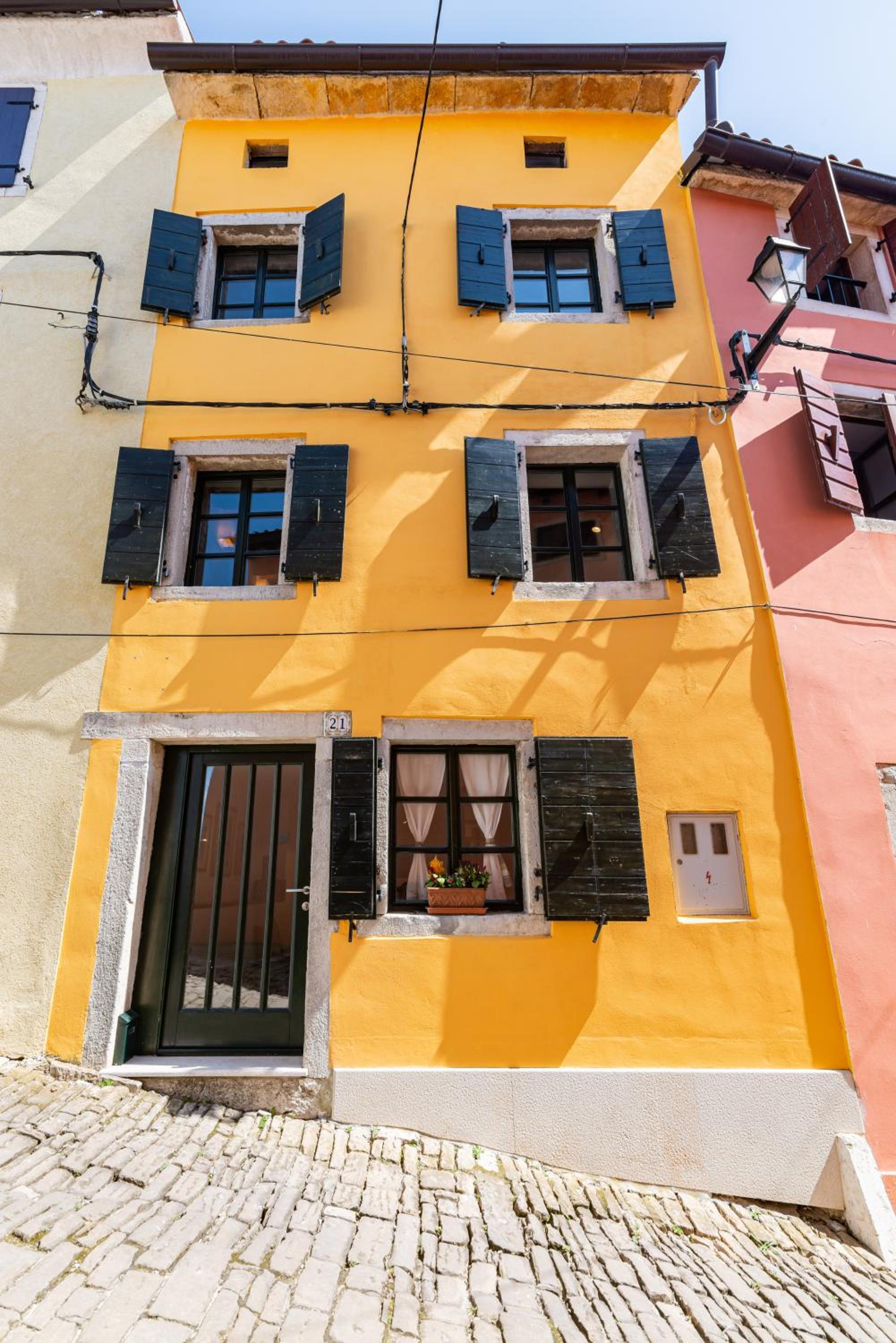 Yellow House Motovun