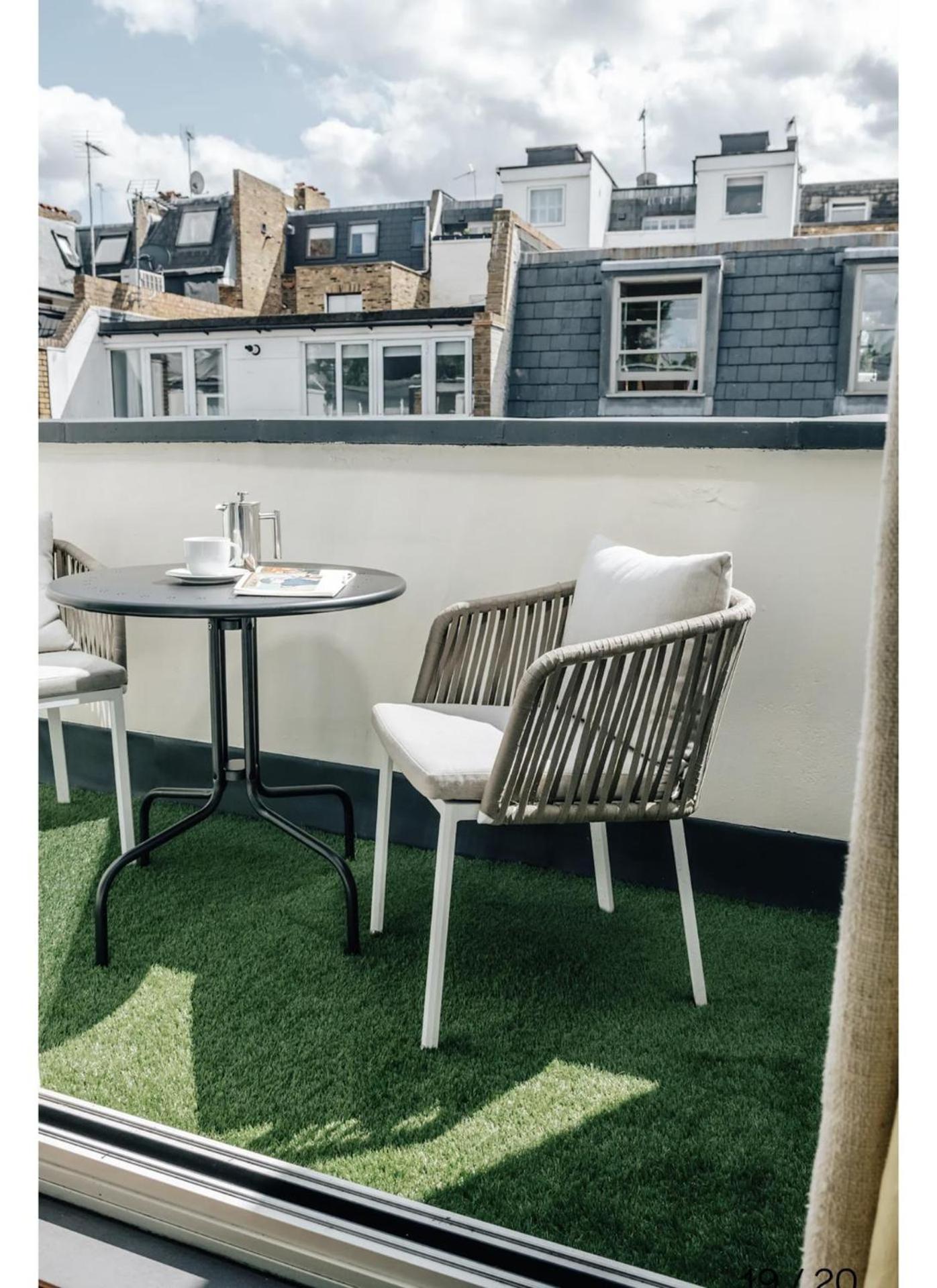 3 bdrm Notting Hill Mews house - 2 balconies