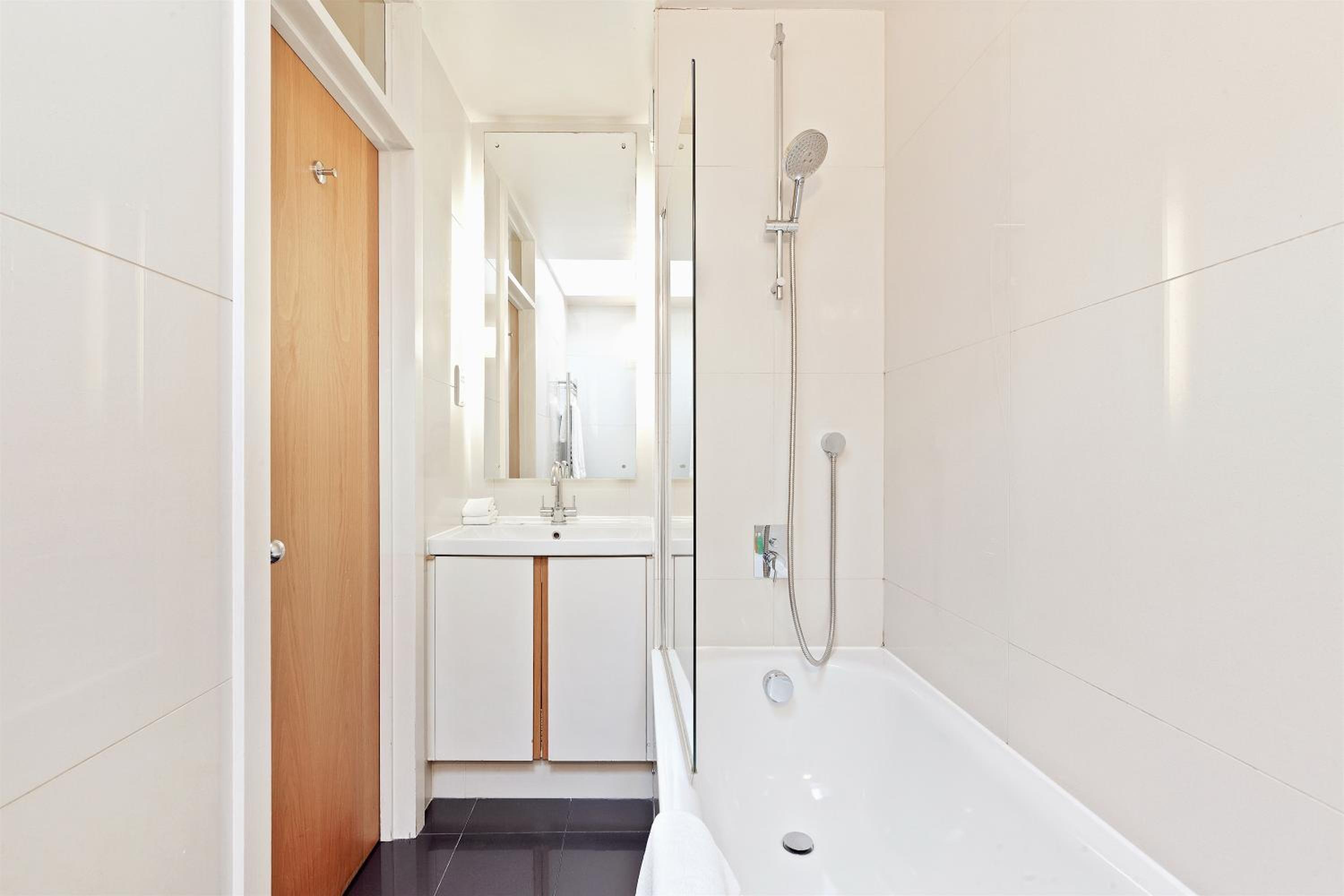3 bdrm Notting Hill Mews house - 2 balconies