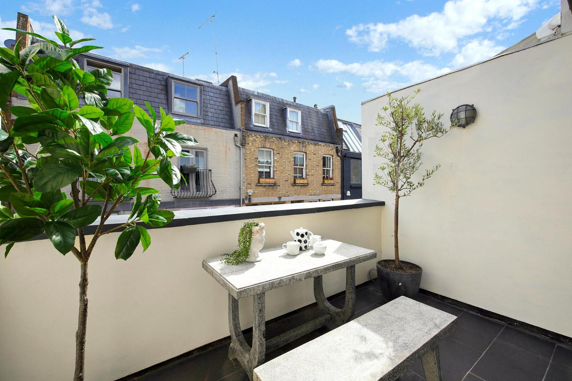 3 bdrm Notting Hill Mews house - 2 balconies