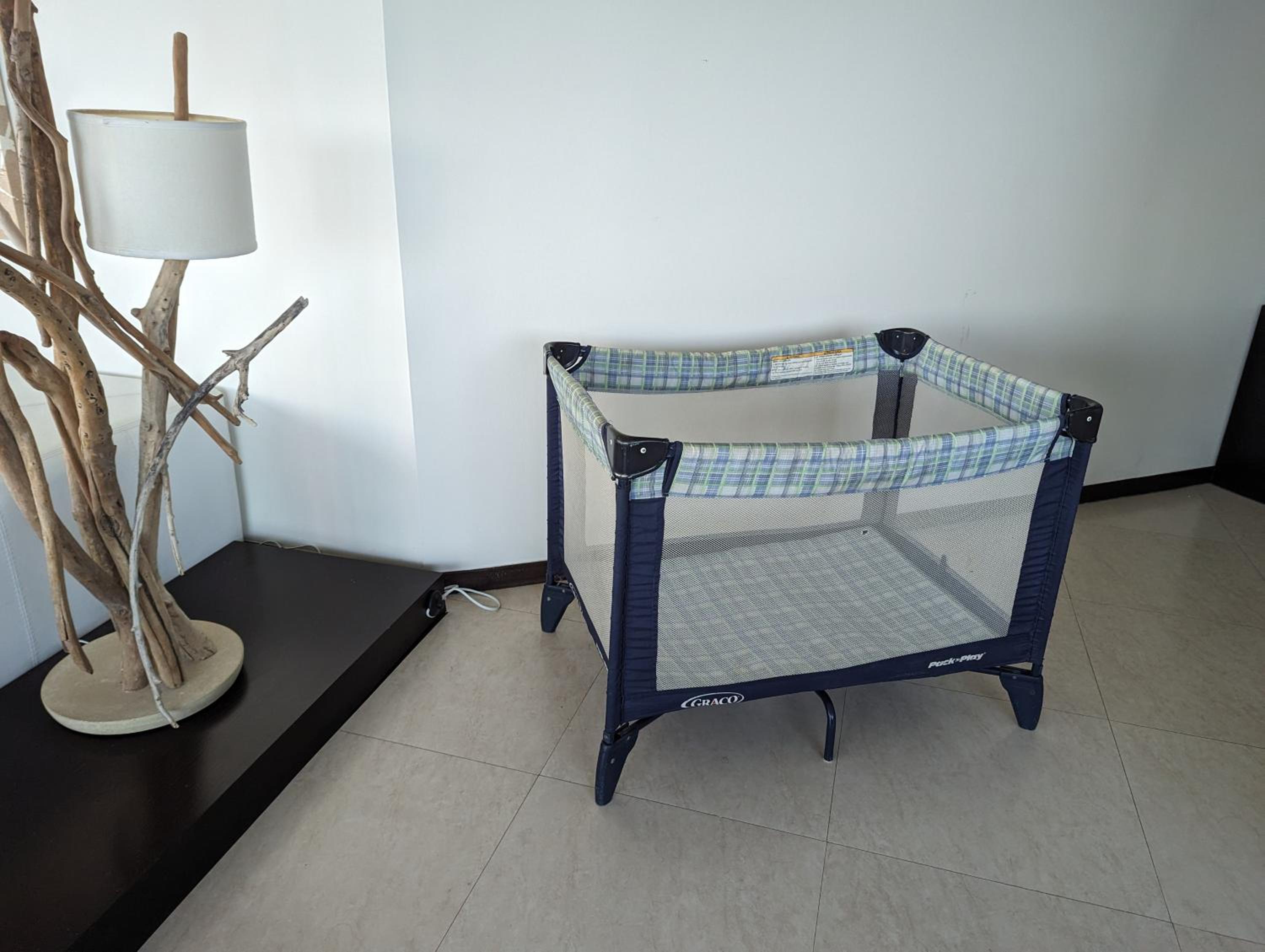 Peninsula Luxury Apartments with ocean front and espectacular views - no pets