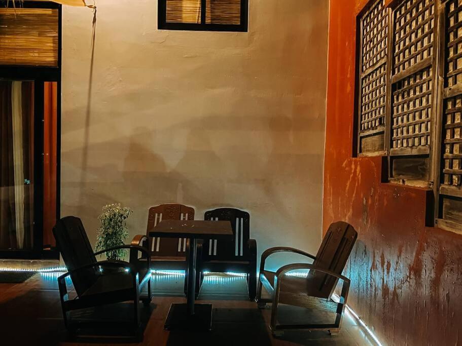 The Bistro House - Govantes Guesthouse