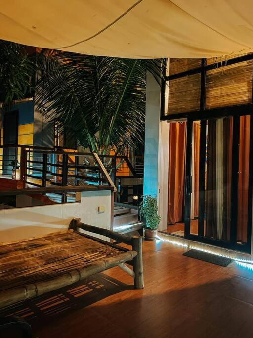 The Bistro House - Govantes Guesthouse