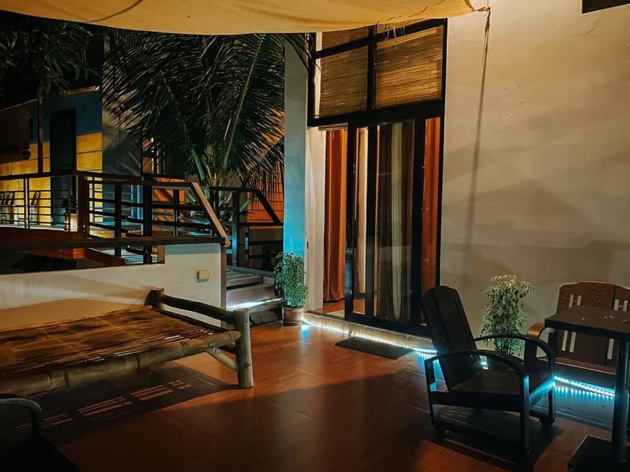 The Bistro House - Govantes Guesthouse