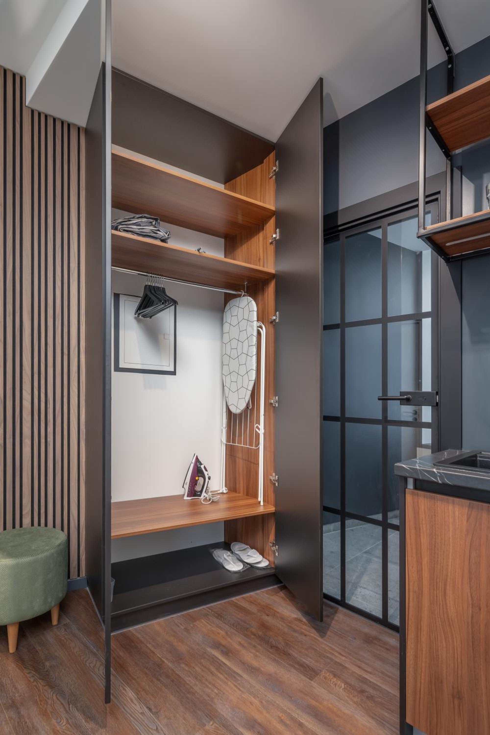 Old Town stylish studio with spacious bathroom view 3