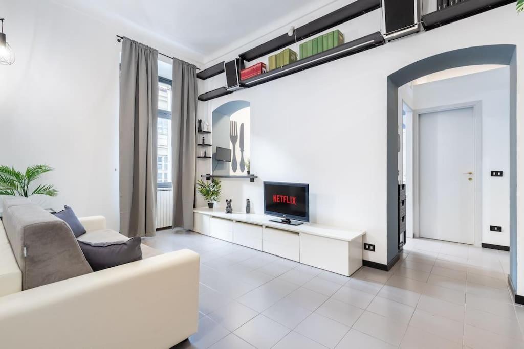 Historical suite - Pieno Centro - Porta nuova- Piazza Castello view 4