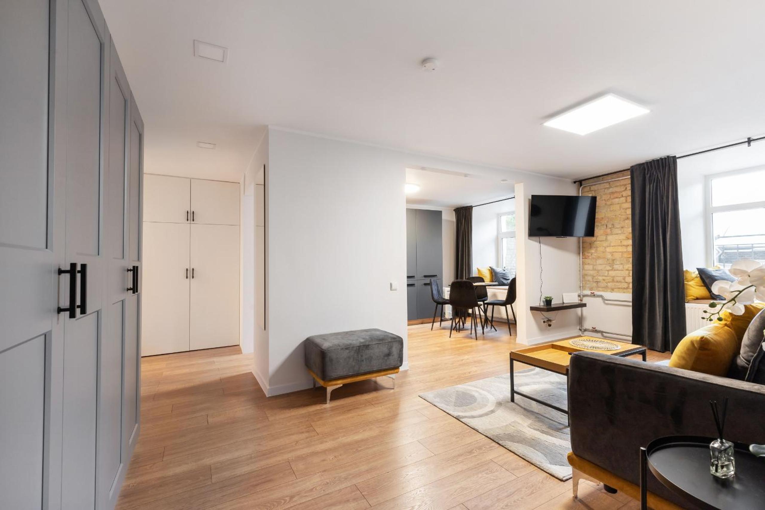 Newly Refurbished Lukiskiu Square Apartment by Reside Baltic view 5