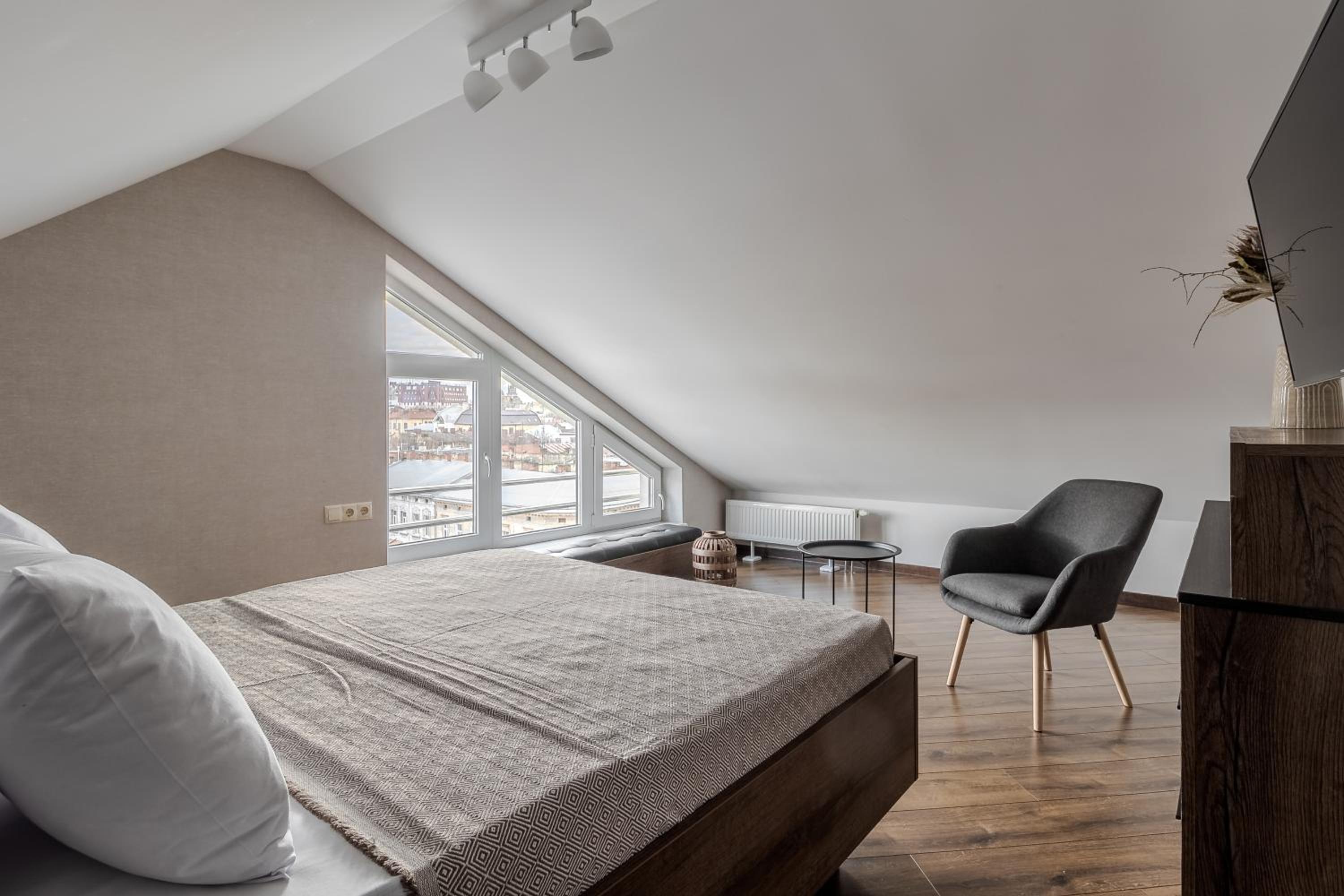 InshiApartments on Hazova str 6 view 4