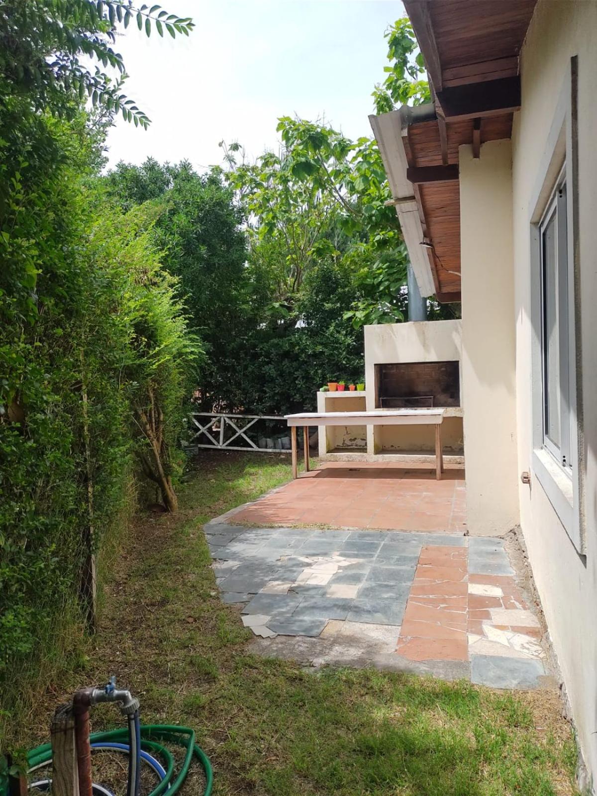 Casita Amarilla