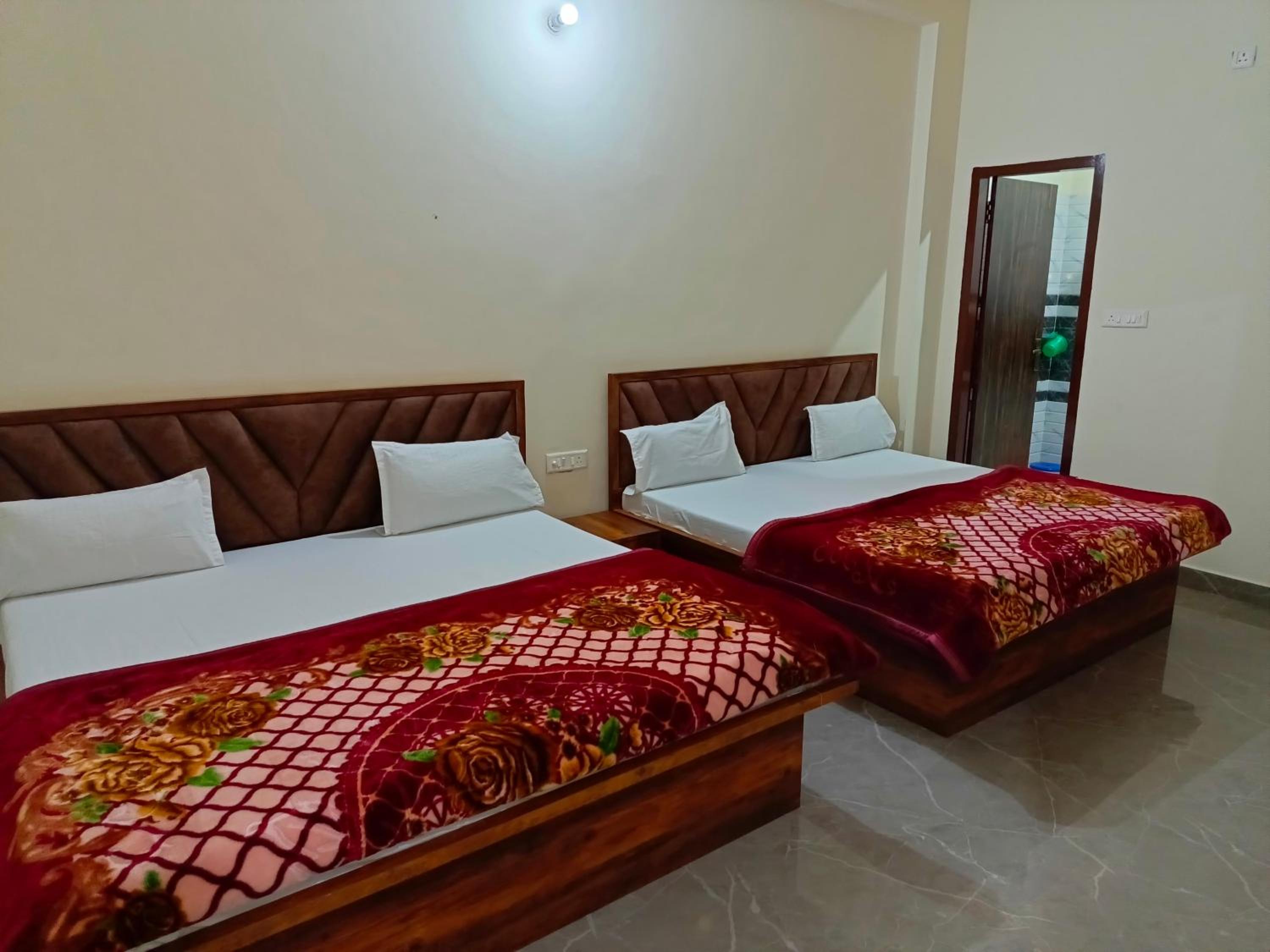 Shri Girraj Residency
