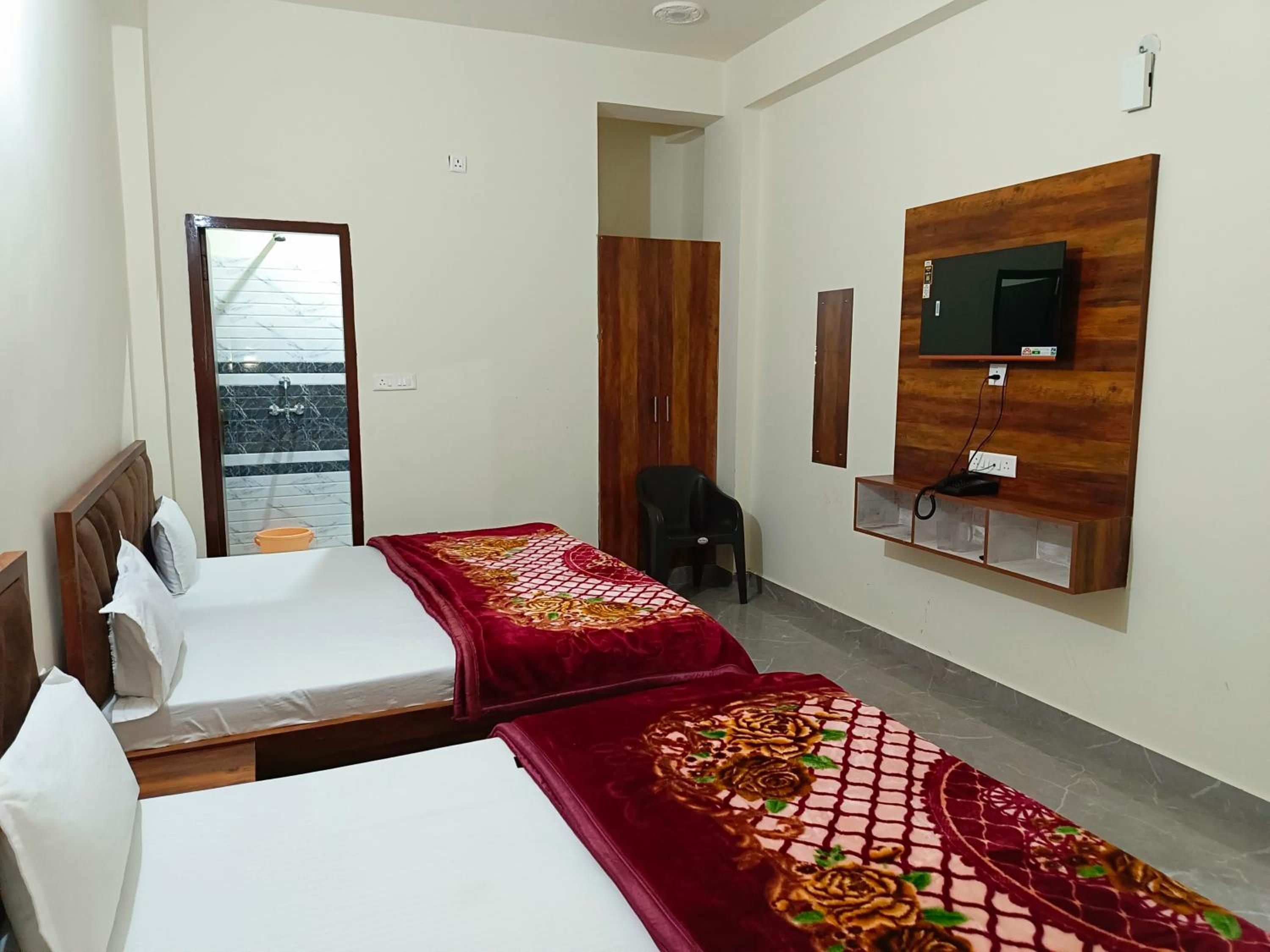 Shri Girraj Residency